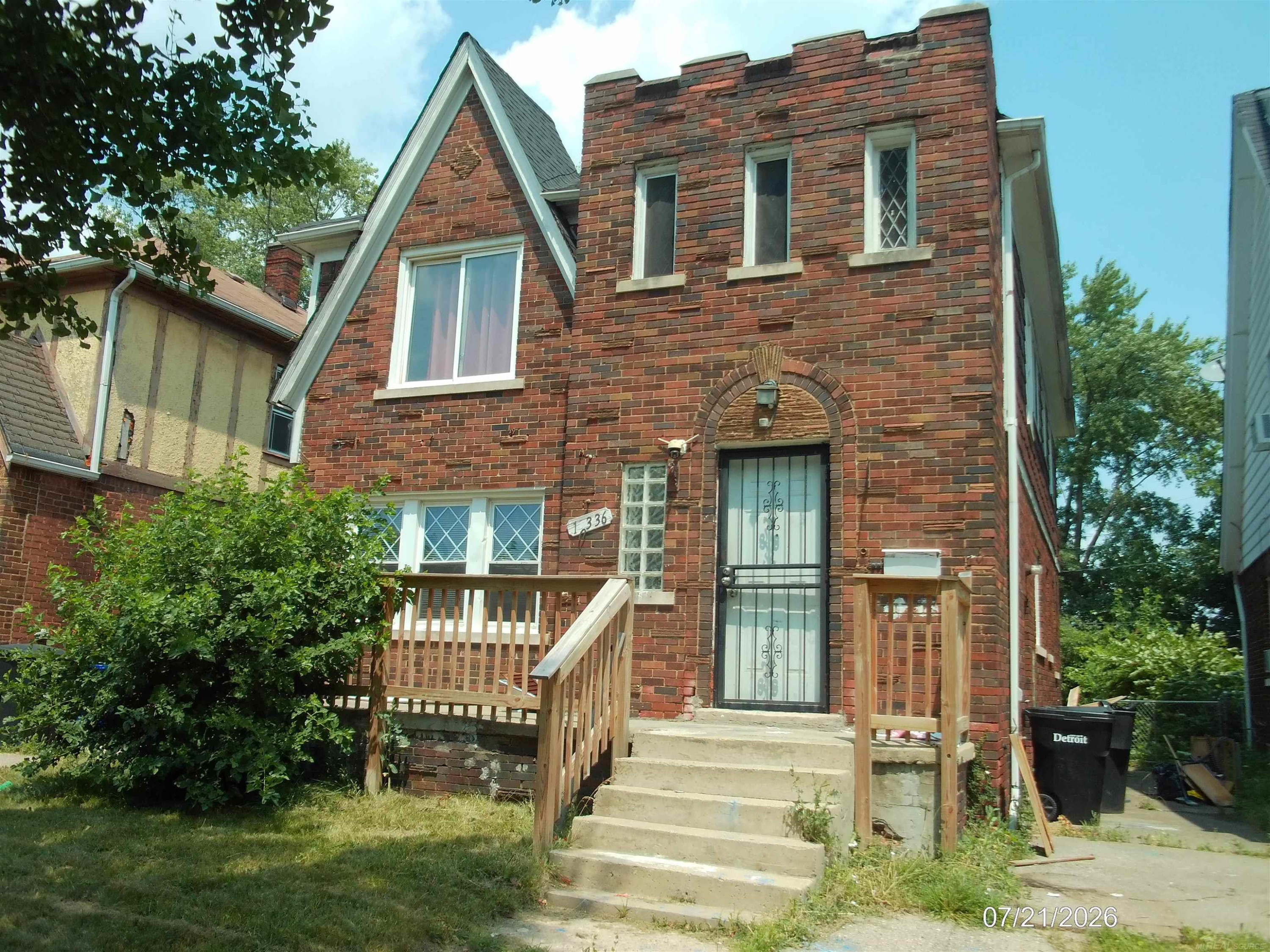 10336 W Point Street - Photo 2