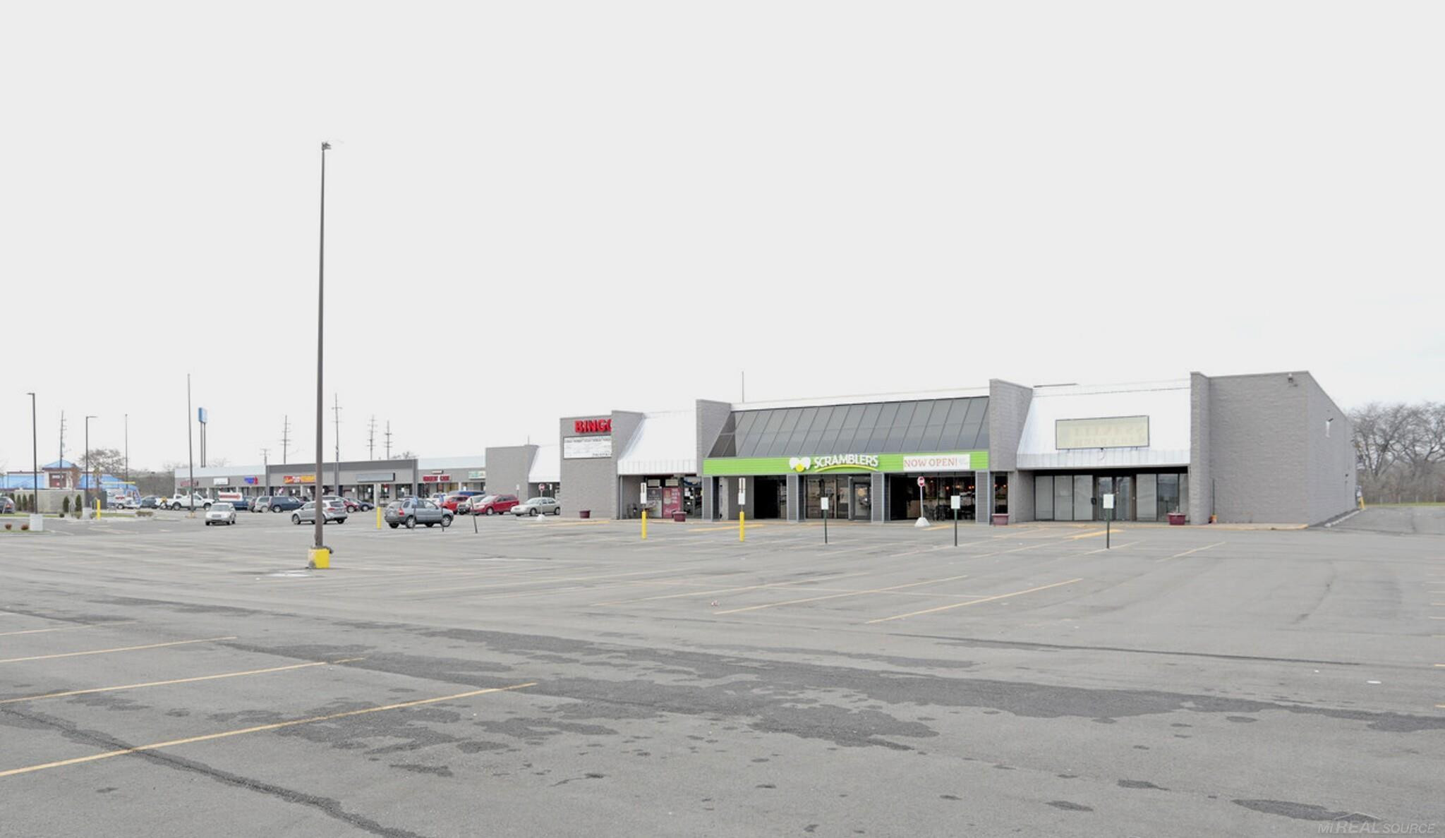 20783 13 Mile Rd, Roseville, MI 48066