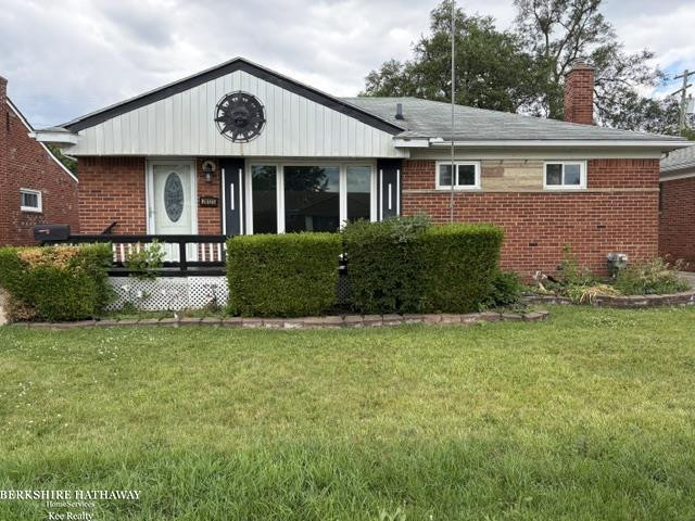 26125 Huntington Drive, Roseville, MI 48066