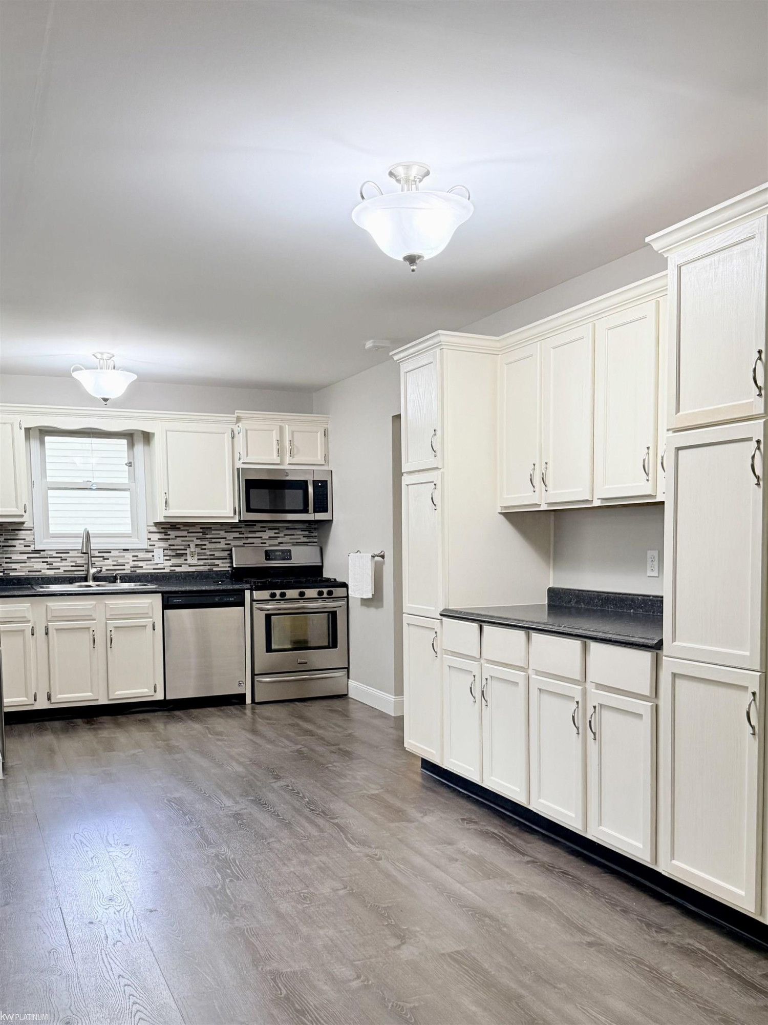 3290 Sapphire Lane, MI 48059 — Photo 4