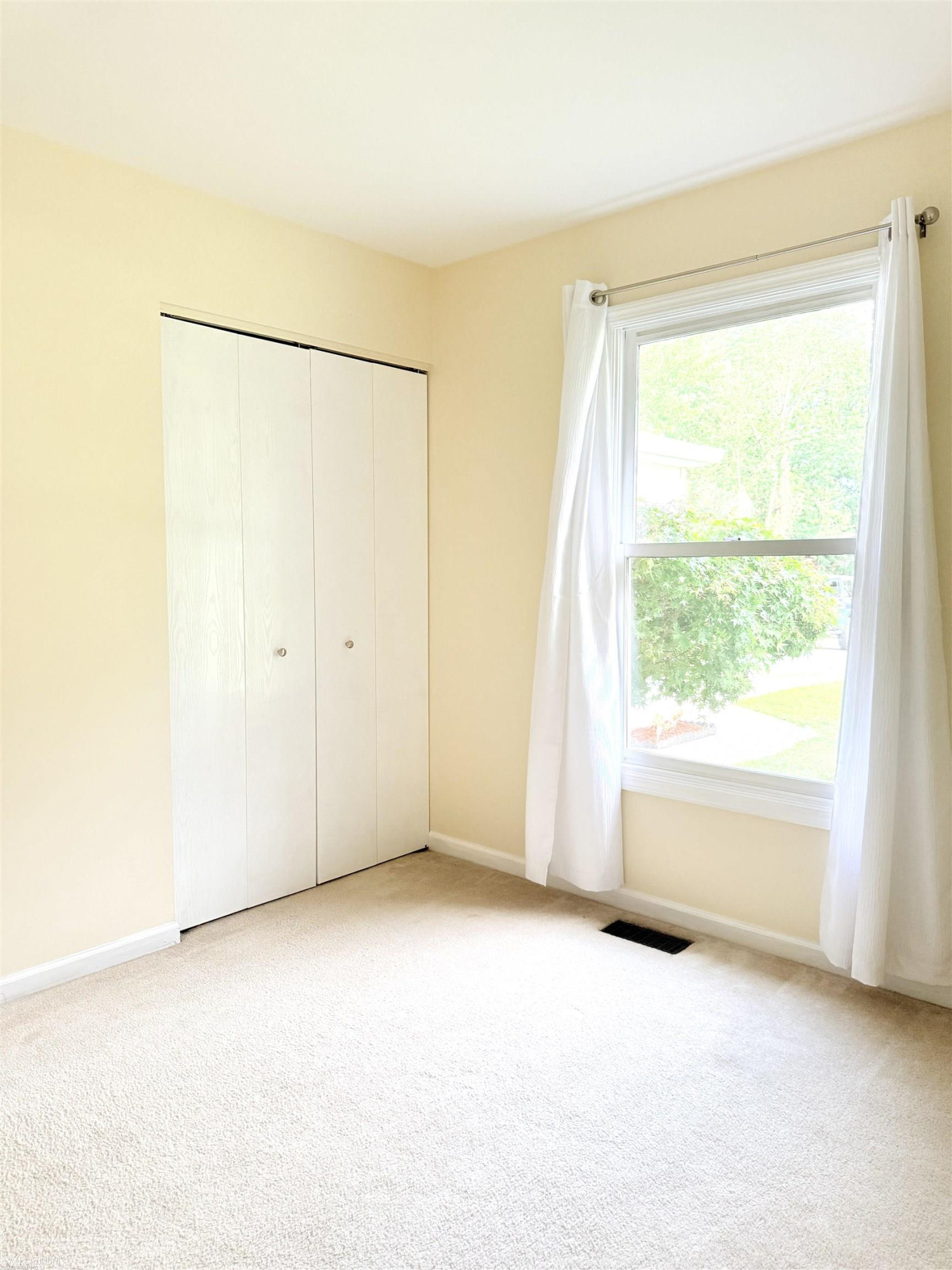 3290 Sapphire Lane, MI 48059 — Photo 9