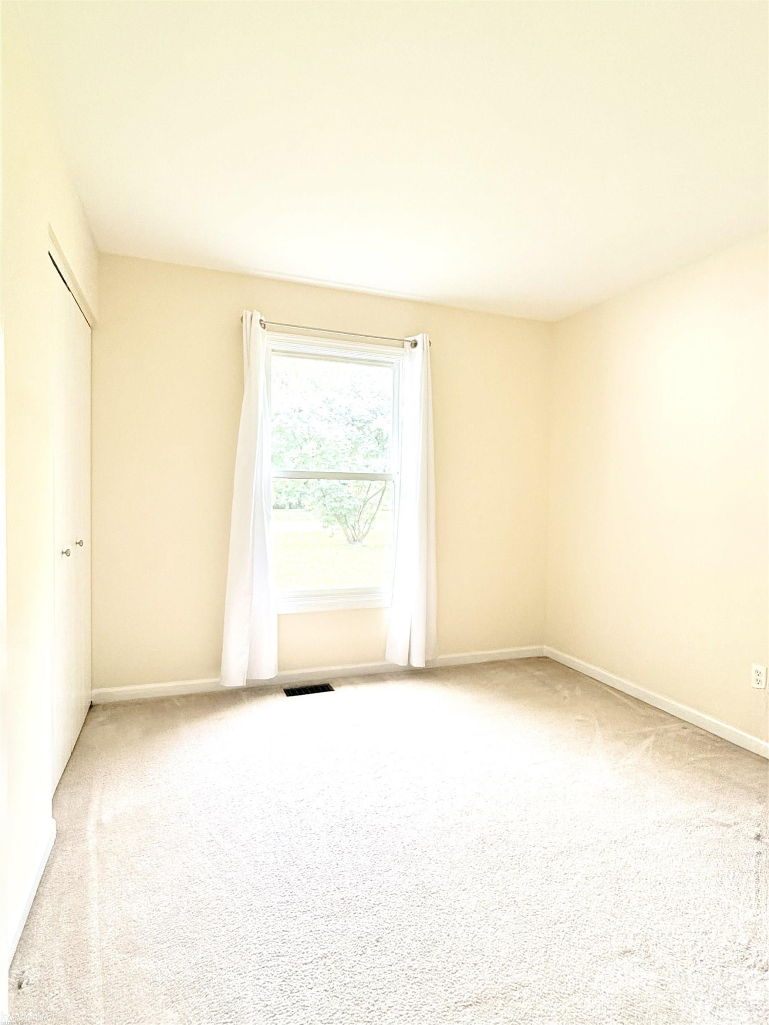 3290 Sapphire Lane, MI 48059 — Photo 10