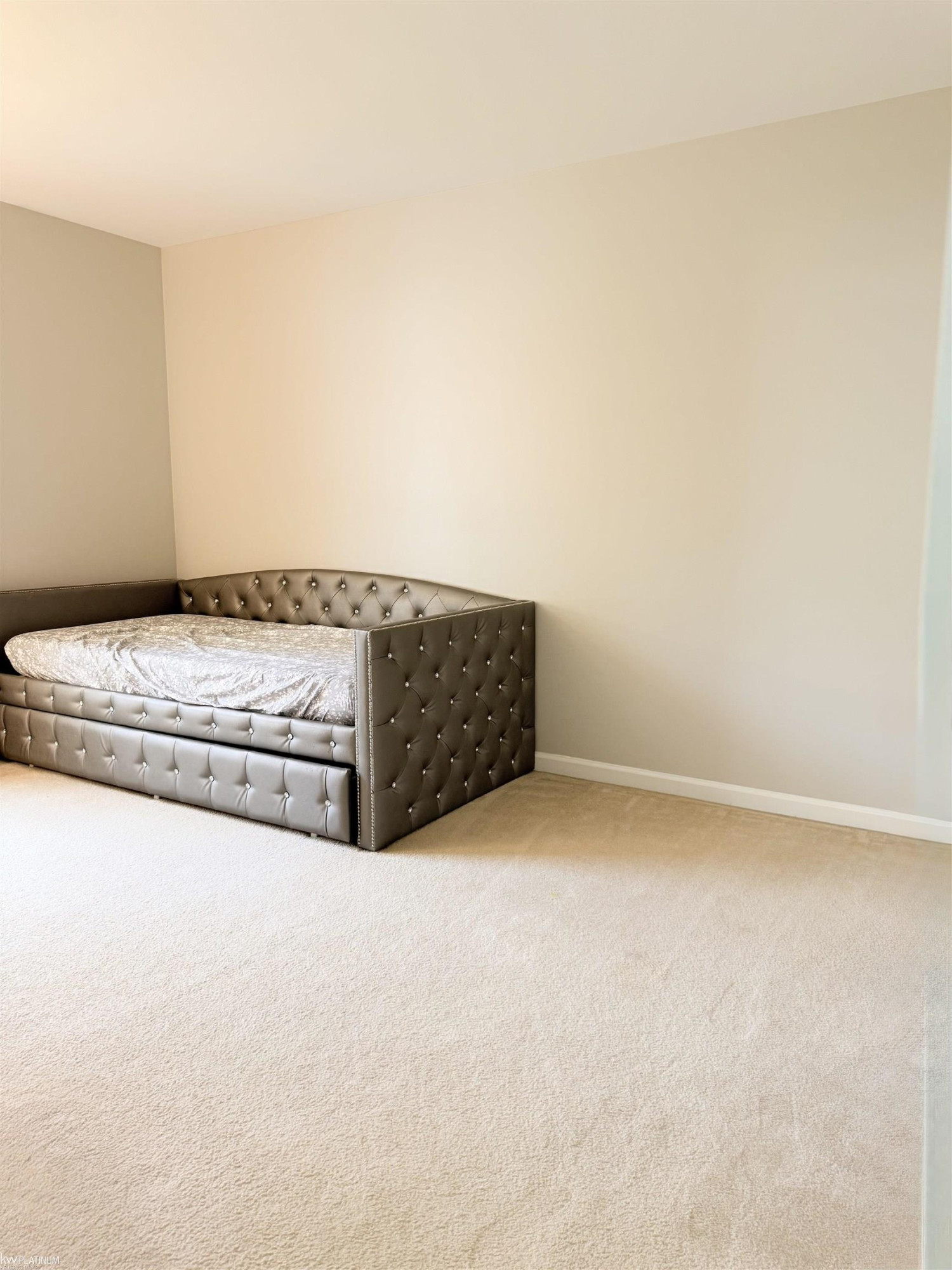 3290 Sapphire Lane, MI 48059 — Photo 13
