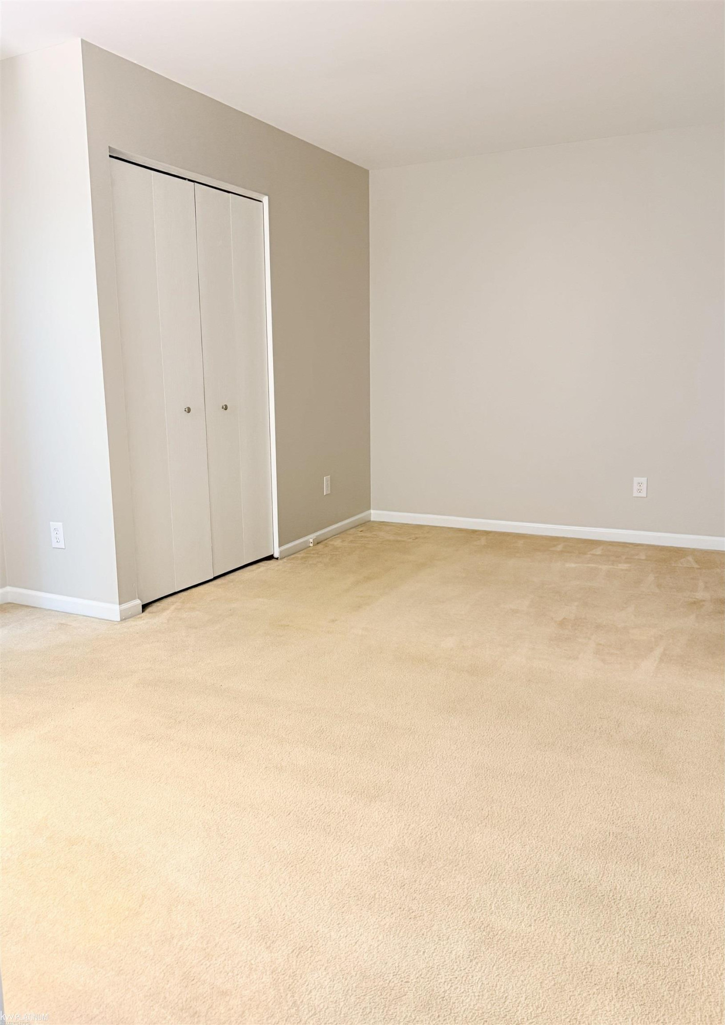 3290 Sapphire Lane, MI 48059 — Photo 16
