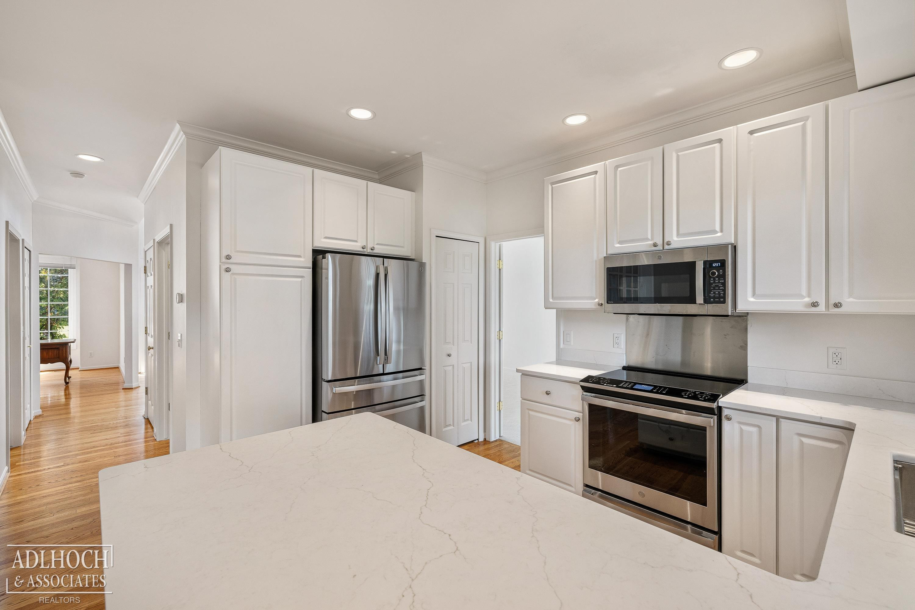 21473 Goethe Street, Grosse Pointe Woods, MI 48236 — Photo 7