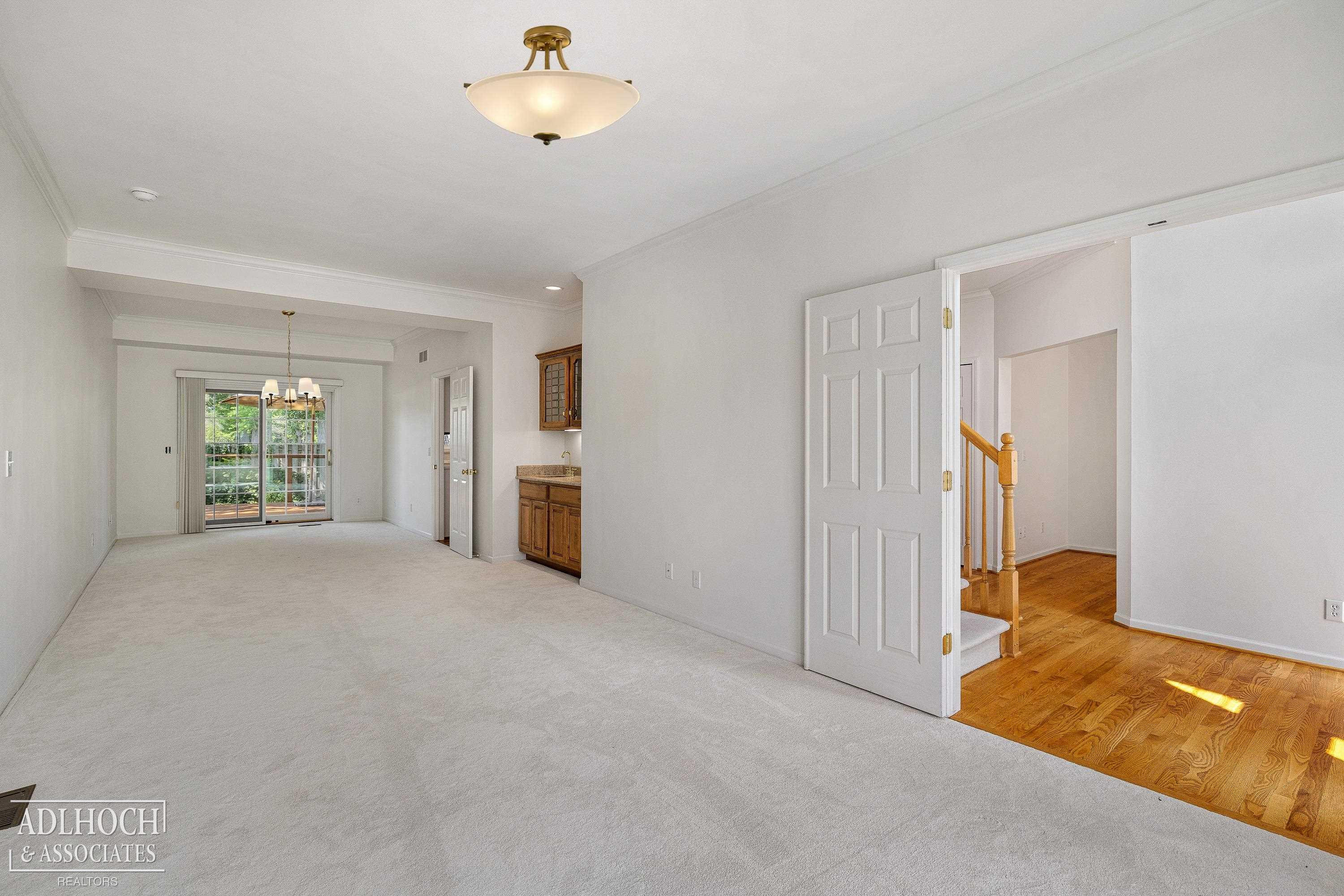21473 Goethe Street, Grosse Pointe Woods, MI 48236 — Photo 12