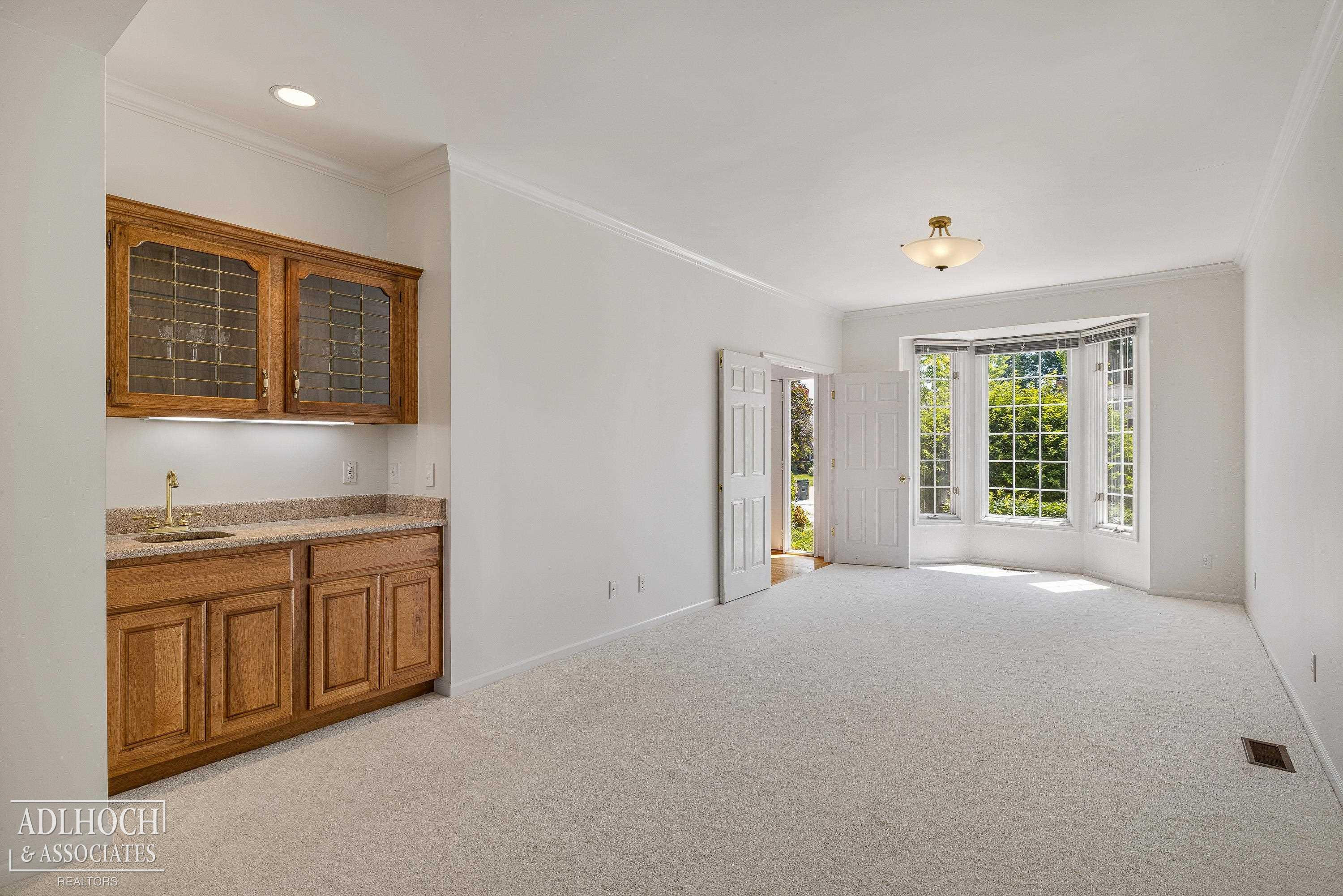 21473 Goethe Street, Grosse Pointe Woods, MI 48236 — Photo 14