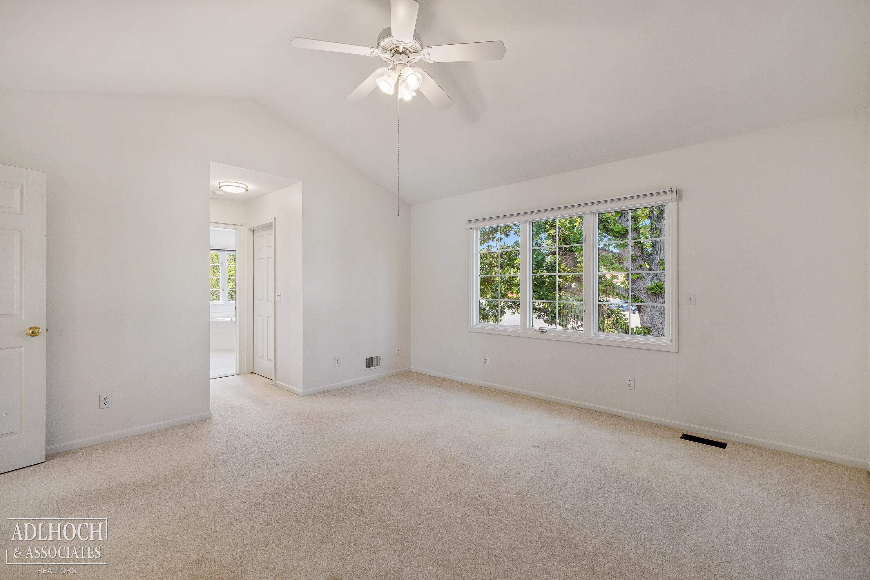 21473 Goethe Street, Grosse Pointe Woods, MI 48236 — Photo 19