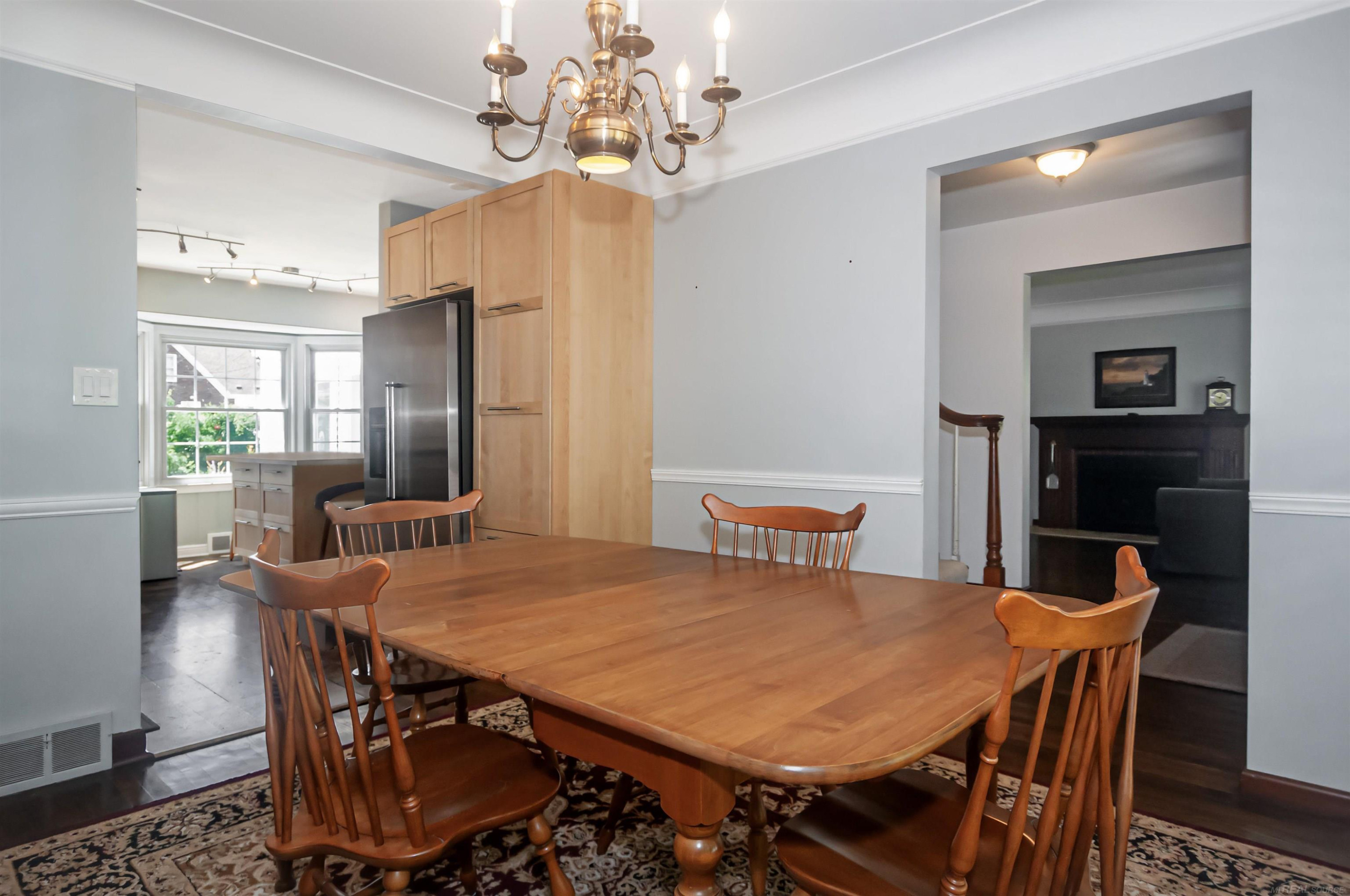 1723 Hawthorne Road, Grosse Pointe Woods, MI 48236 — Photo 9