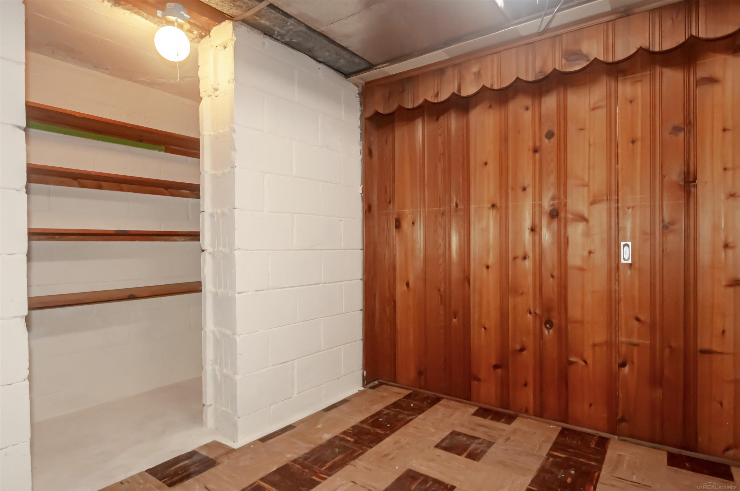 1723 Hawthorne Road, Grosse Pointe Woods, MI 48236 — Photo 38