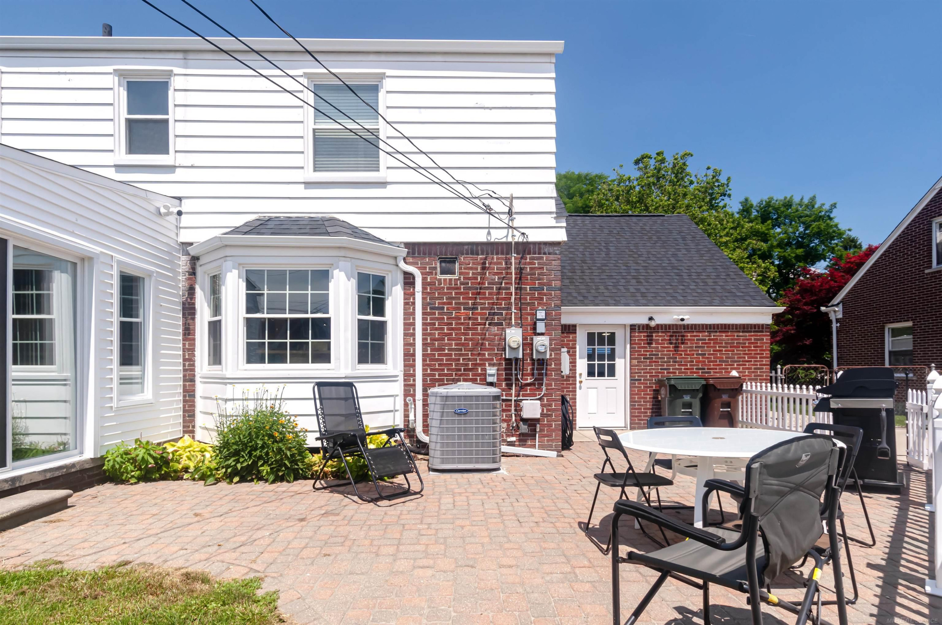 1723 Hawthorne Road, Grosse Pointe Woods, MI 48236 — Photo 41
