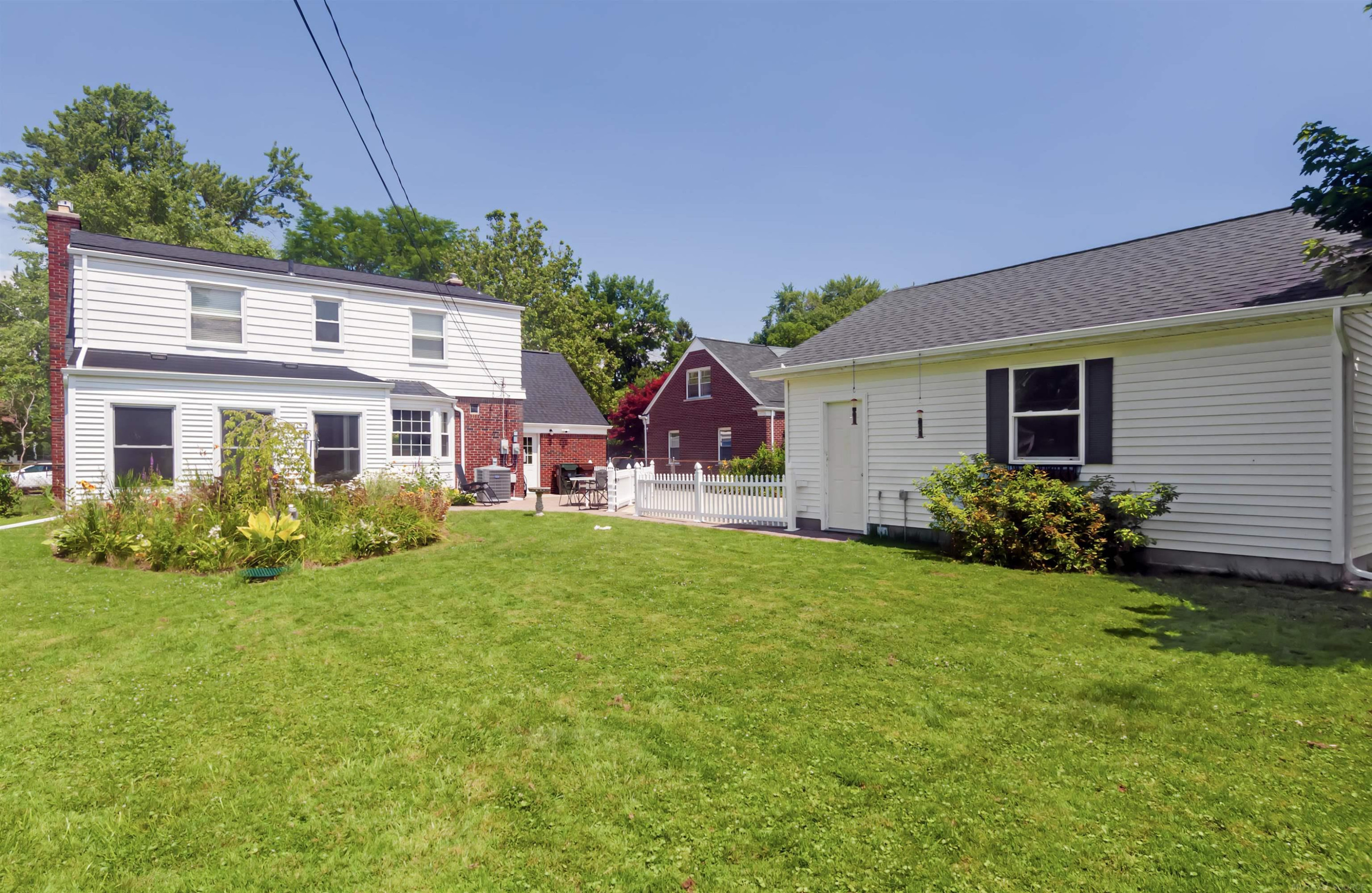 1723 Hawthorne Road, Grosse Pointe Woods, MI 48236 — Photo 44