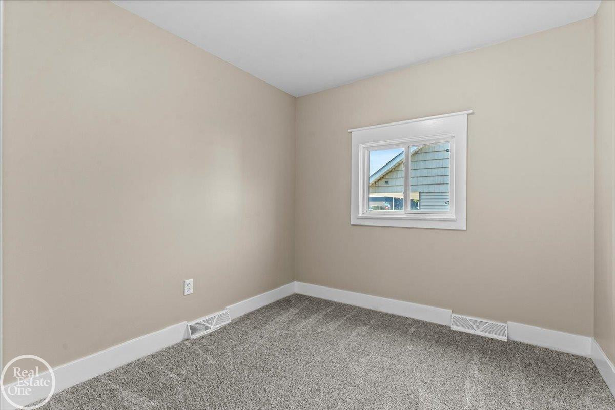 2635 24th Street, Port Huron, MI 48060 — Photo 11