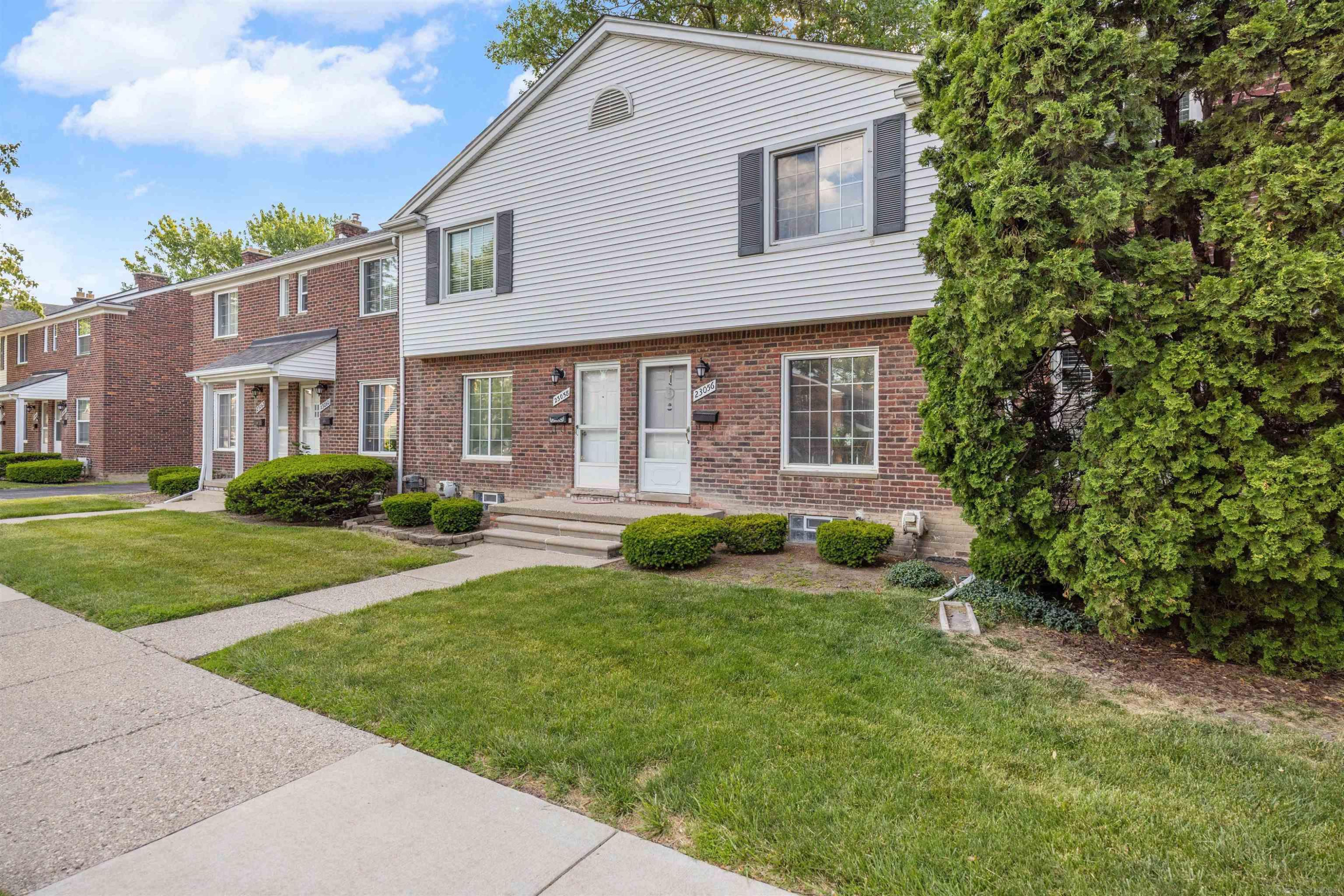 23056 Gary Lane, Saint Clair Shores, MI 48080