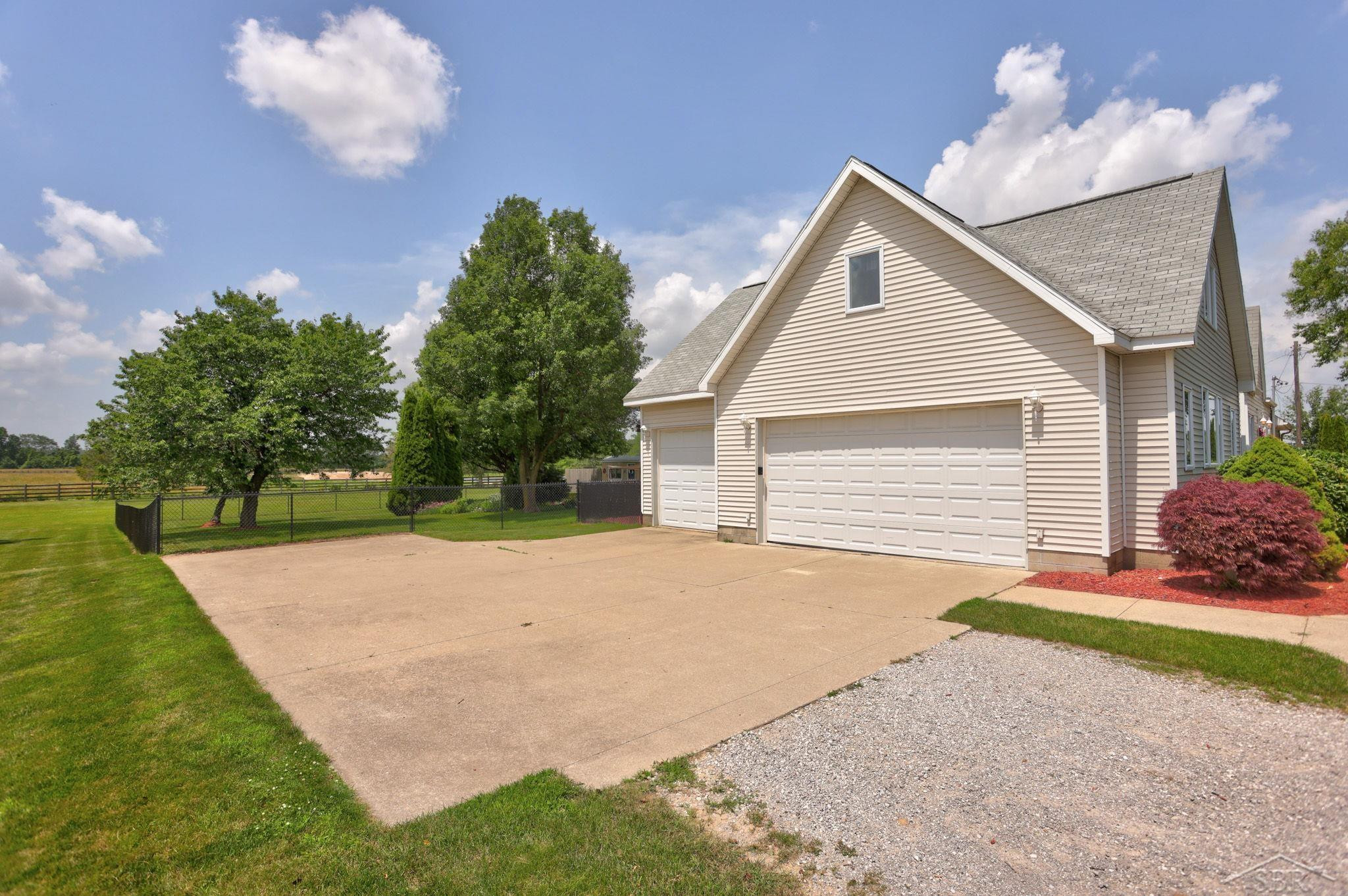 7165 Hospital Road, Freeland, MI 48623 — Photo 3