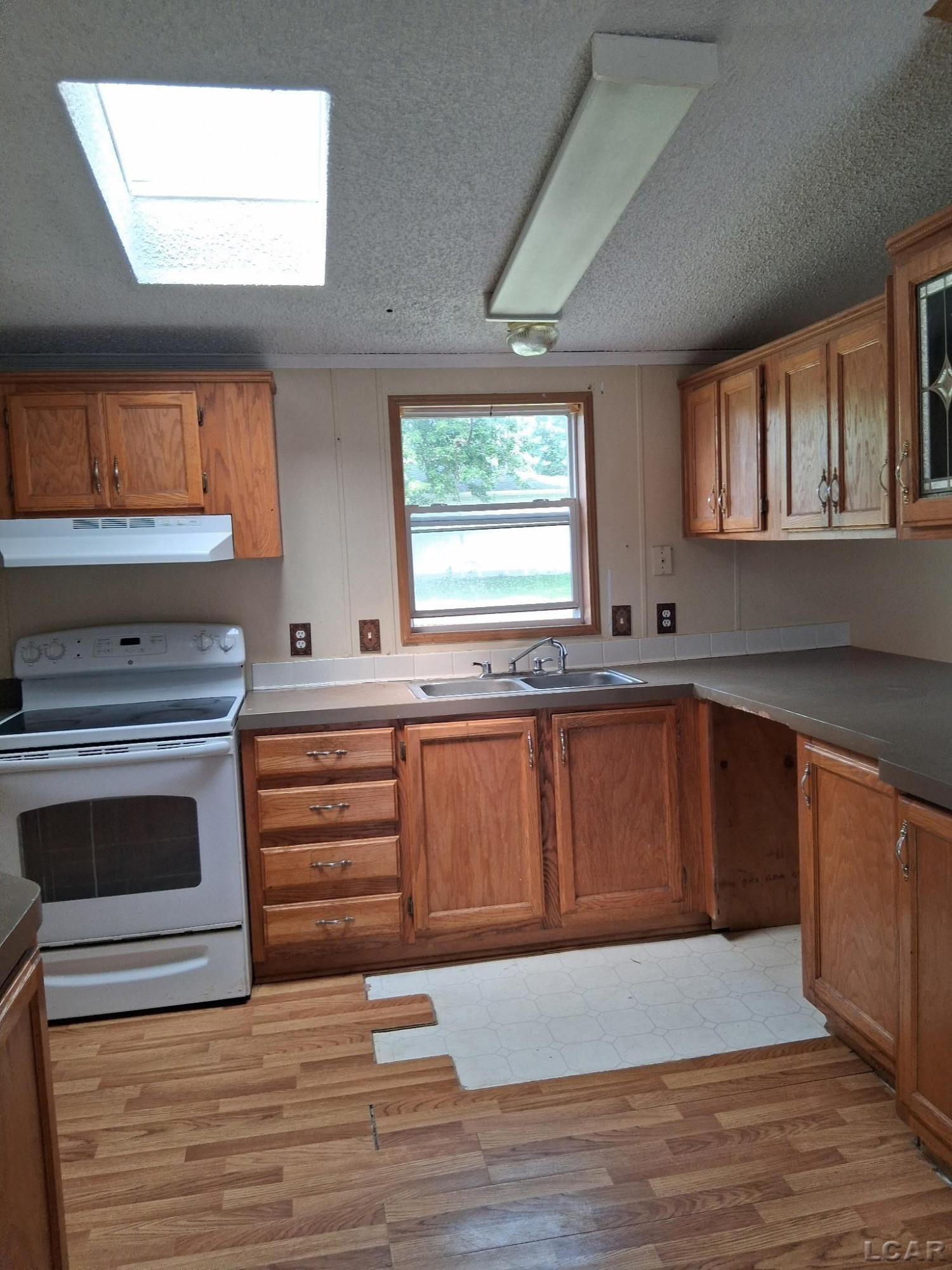 1022 Davis Street, Adrian, MI 49221 — Photo 4