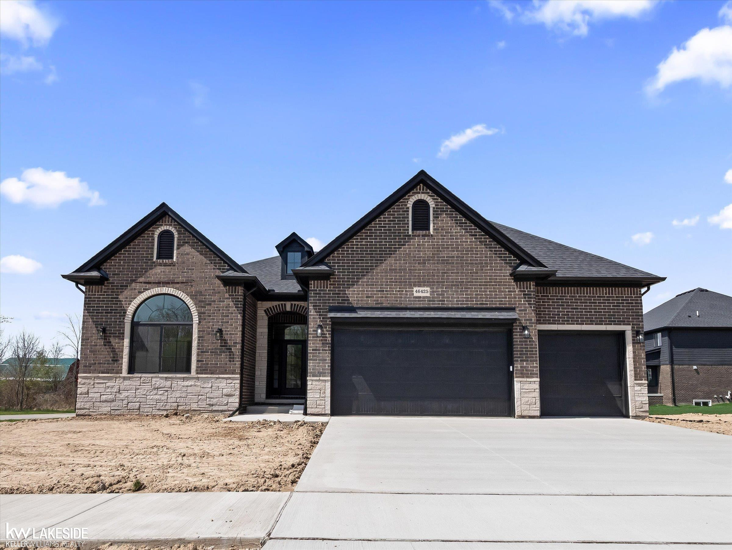 18816 Via Firenze, 17, Macomb, MI 48044
