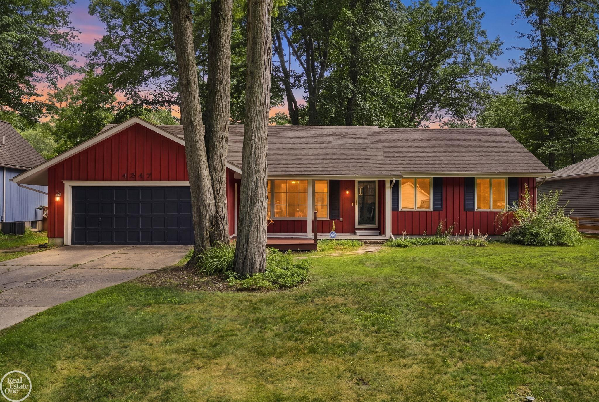 4247 Old Forge Drive, MI 48059 — Photo 2