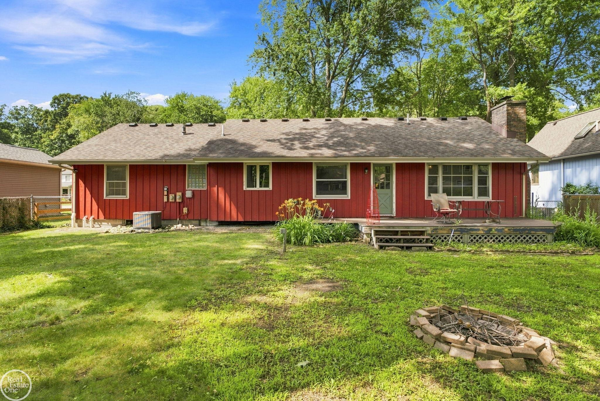 4247 Old Forge Drive, MI 48059 — Photo 9