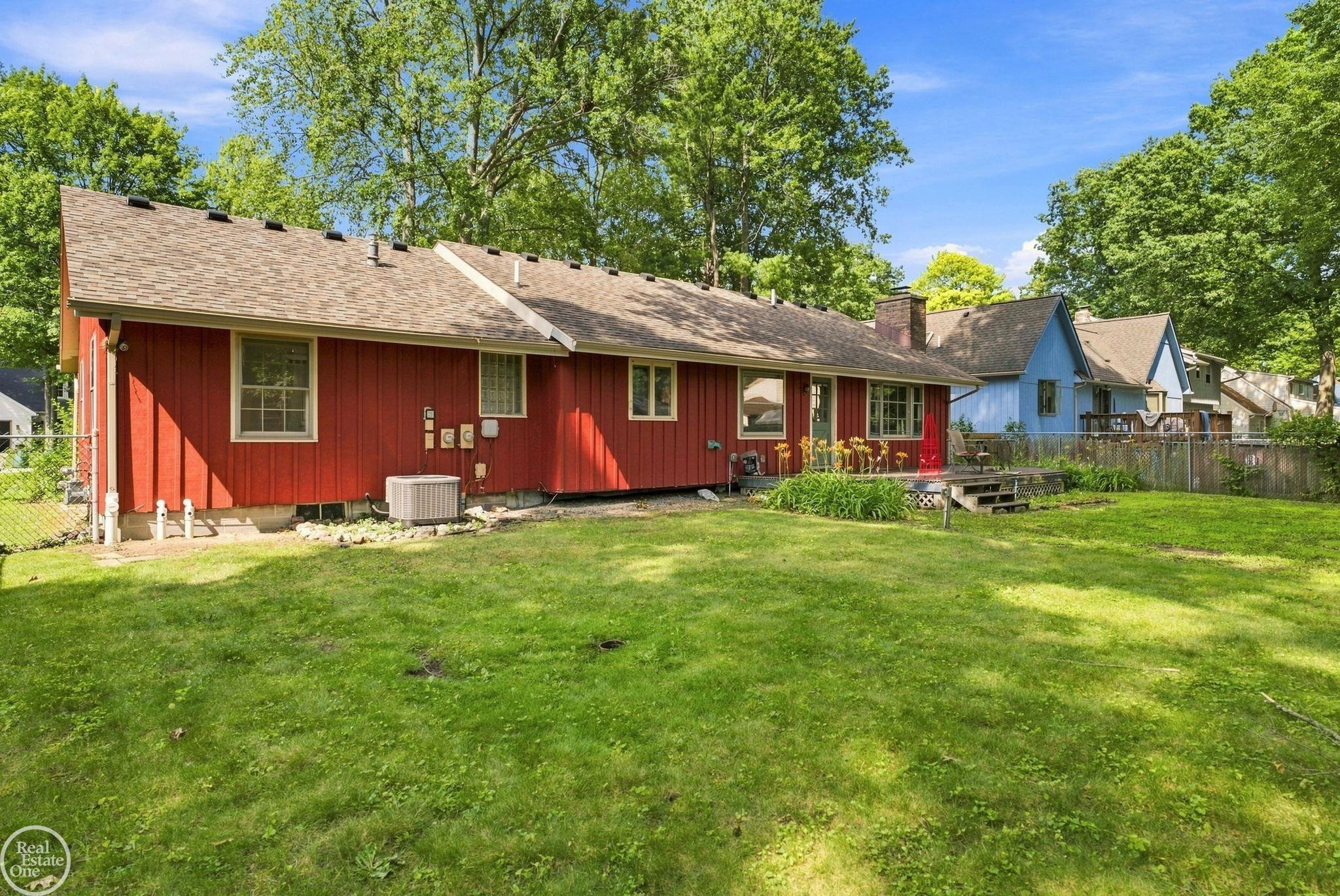 4247 Old Forge Drive, MI 48059 — Photo 11