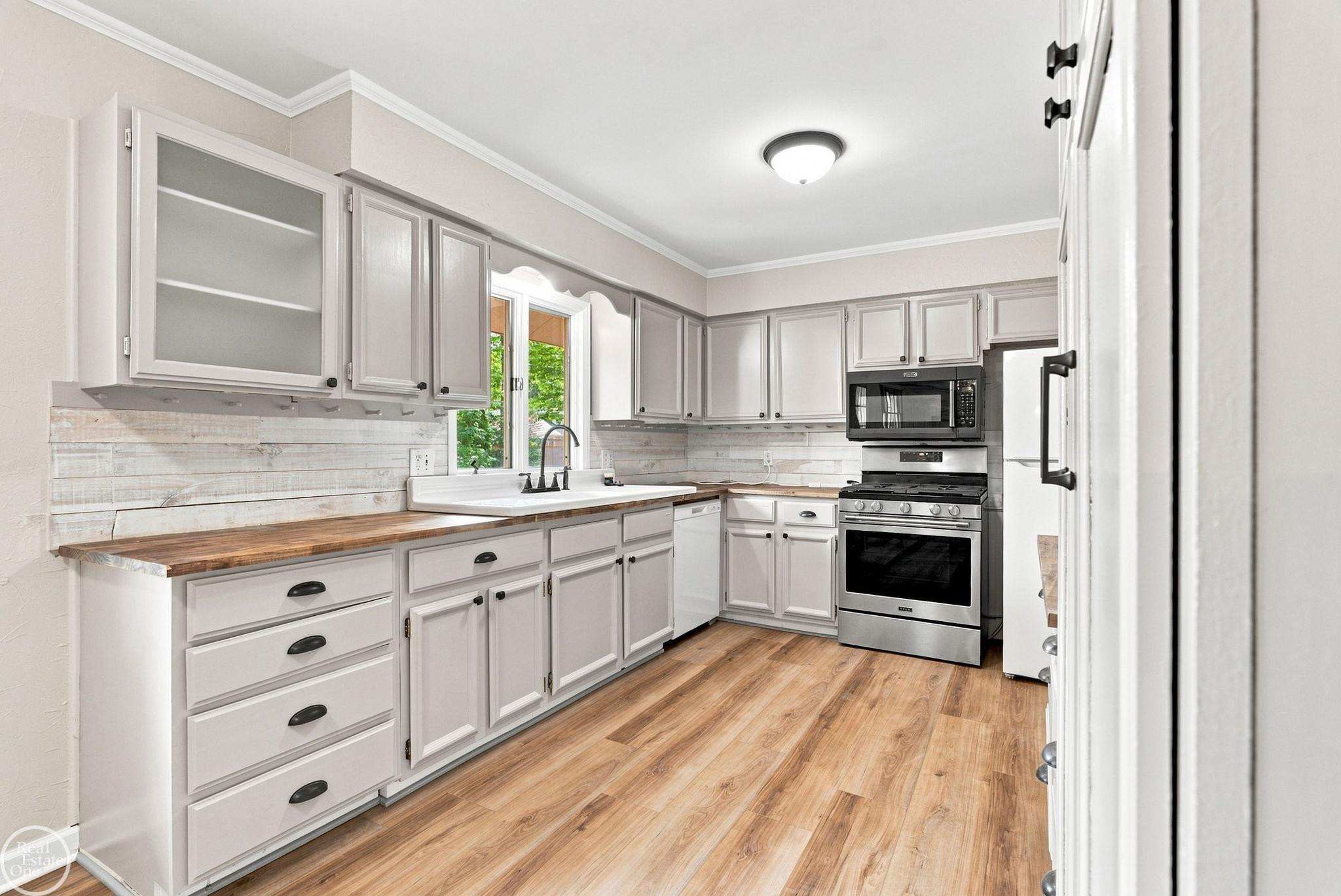 4247 Old Forge Drive, MI 48059 — Photo 20