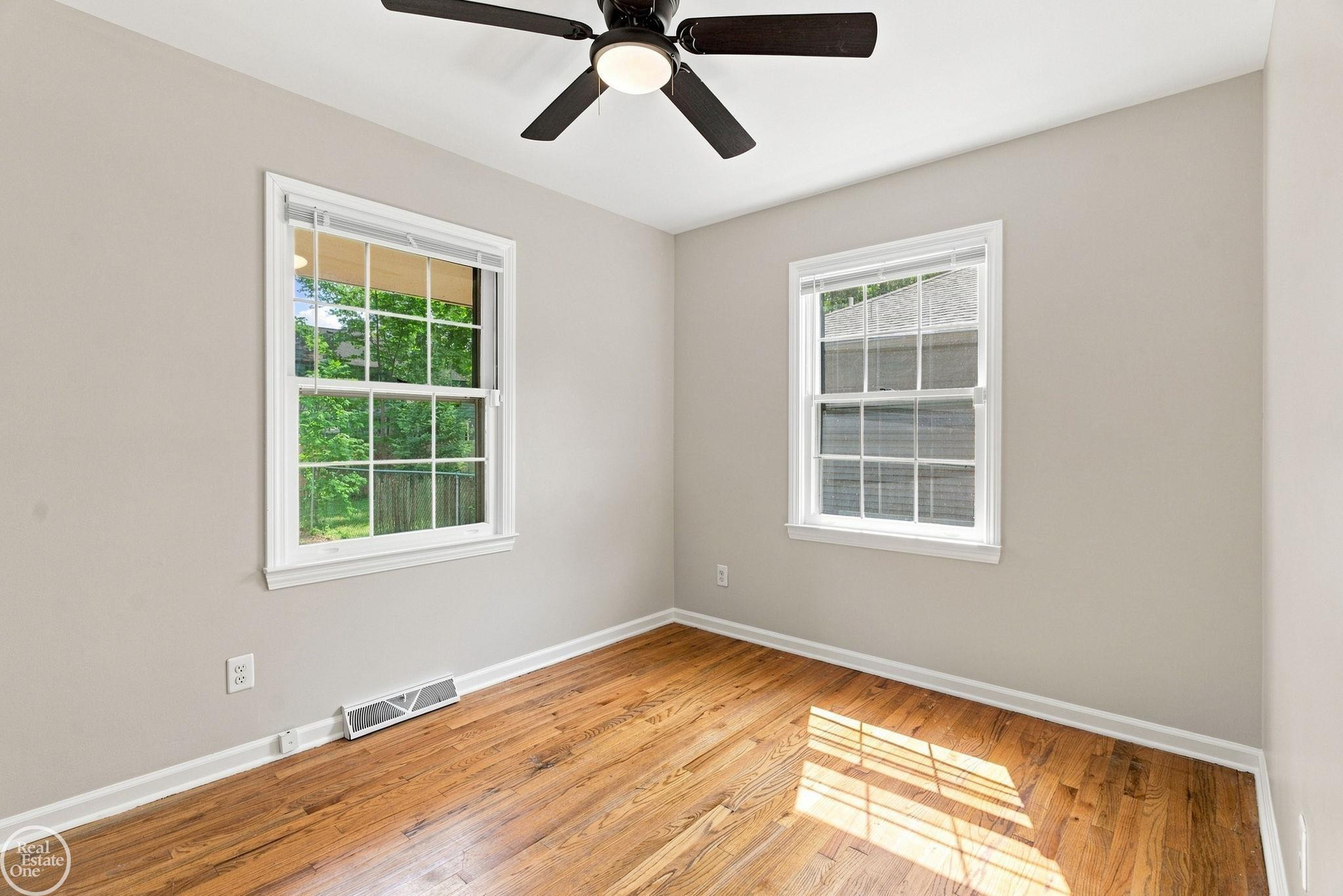 4247 Old Forge Drive, MI 48059 — Photo 27
