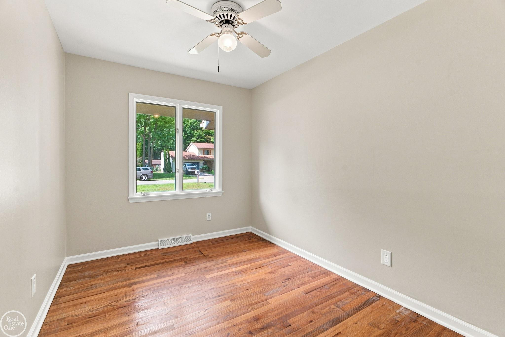 4247 Old Forge Drive, MI 48059 — Photo 31