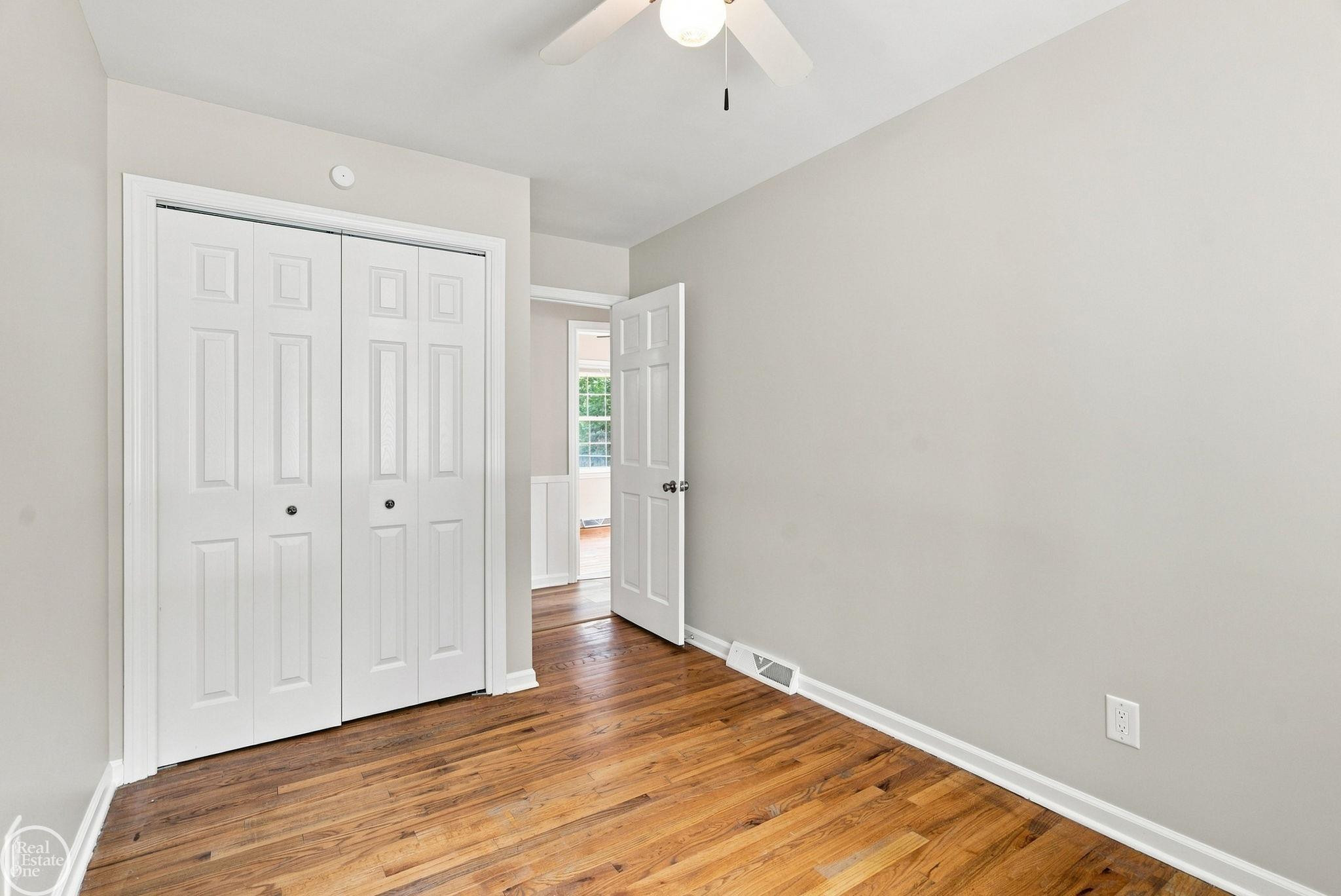 4247 Old Forge Drive, MI 48059 — Photo 32