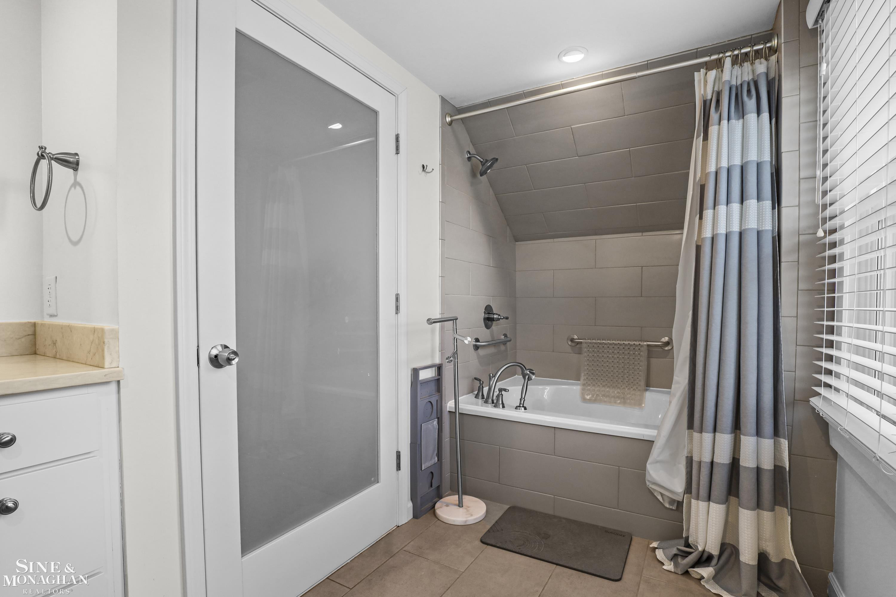 20631 Wedgewood Drive, Grosse Pointe Woods, MI 48236 — Photo 27