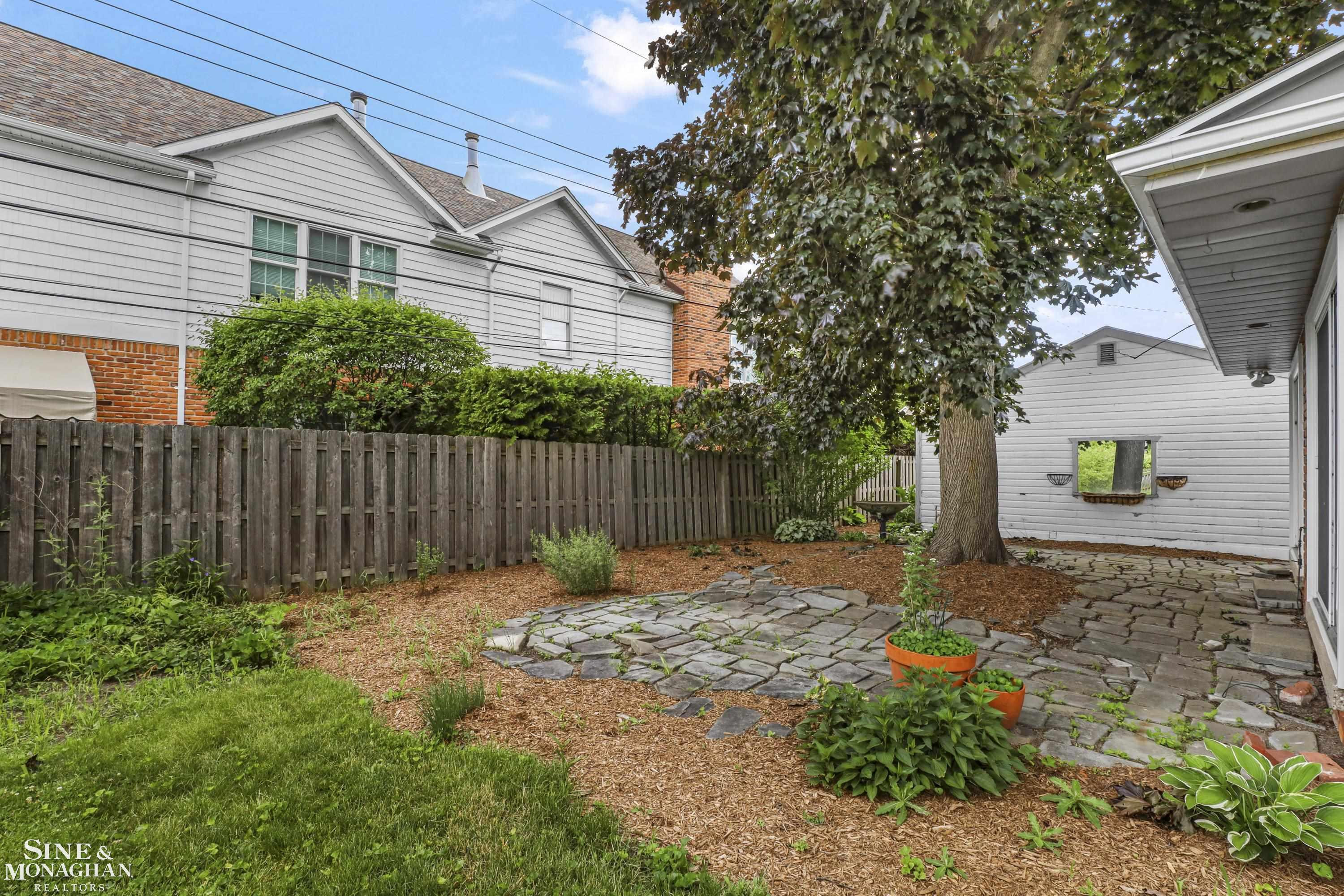 20631 Wedgewood Drive, Grosse Pointe Woods, MI 48236 — Photo 30