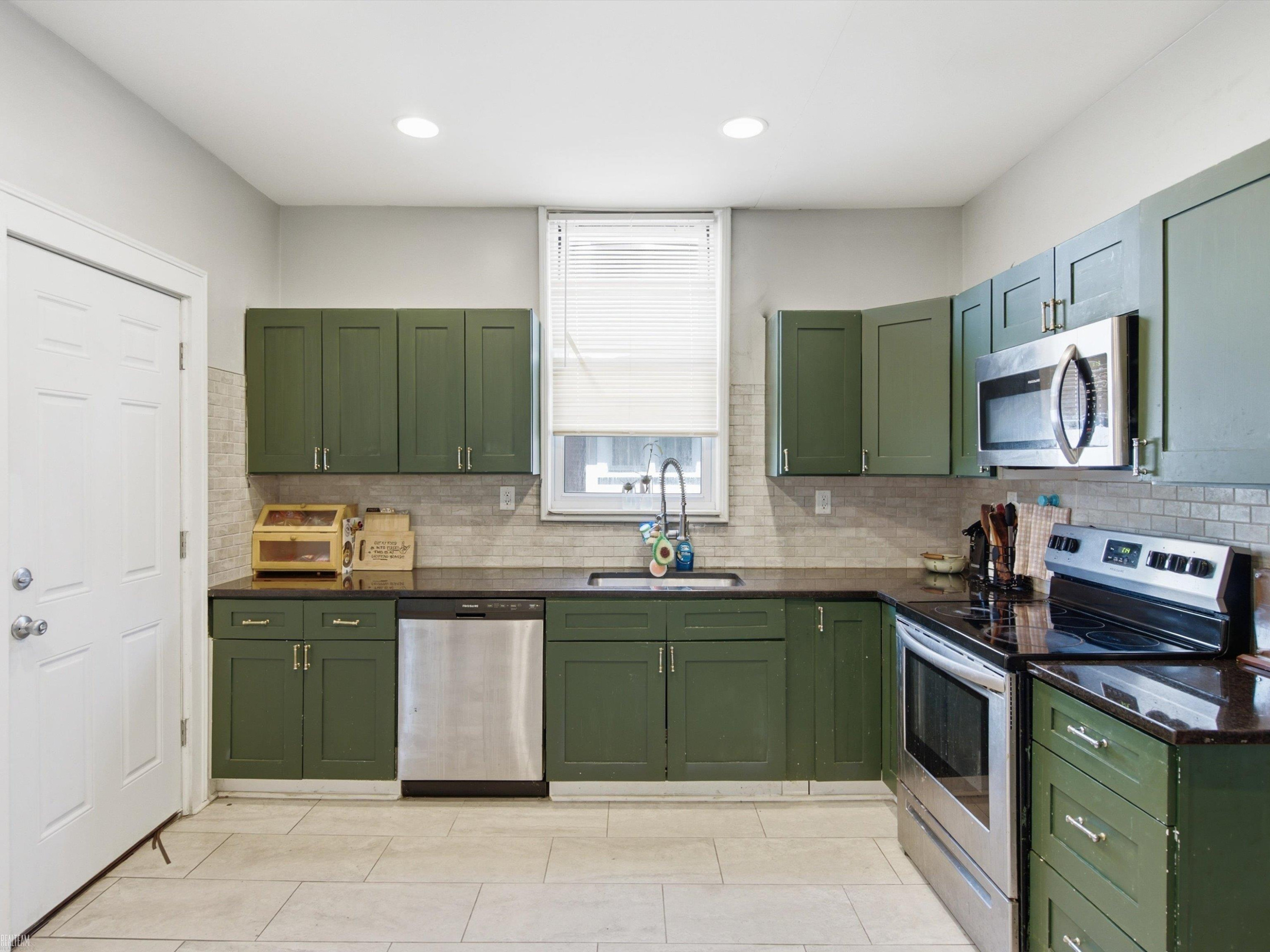 643 Chalmers Street - Photo 3