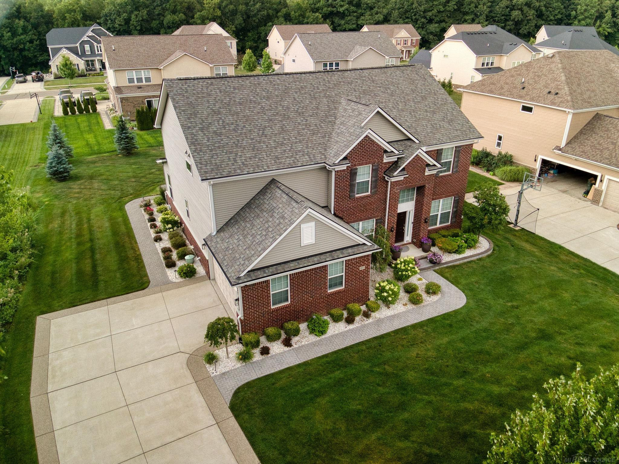 950 Weber Court, Lake Orion, MI
