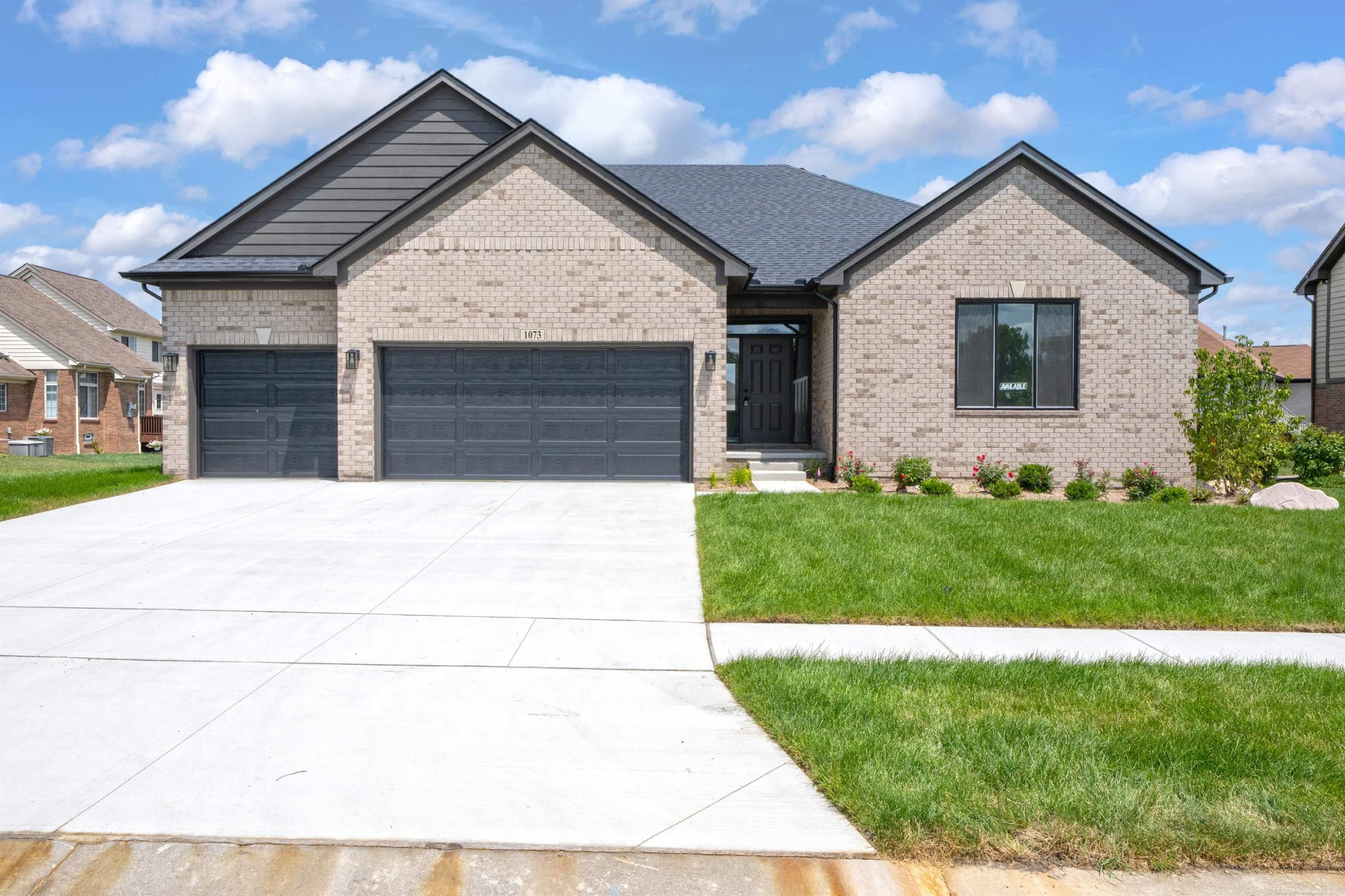 1073 Williamson Circle, Pontiac, MI 48340 — Photo 34