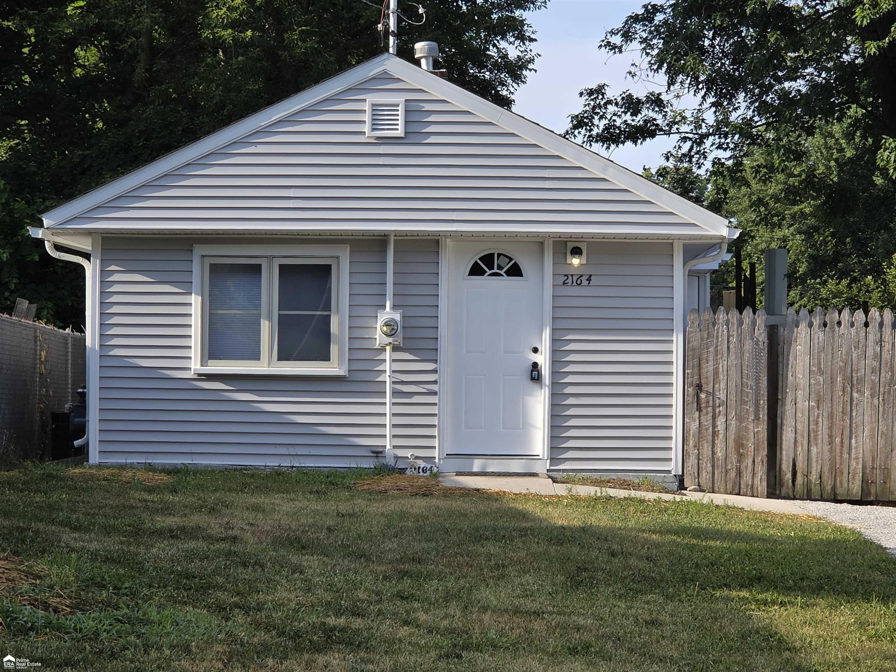 2164 E Whittemore Avenue, Burton, MI 48529