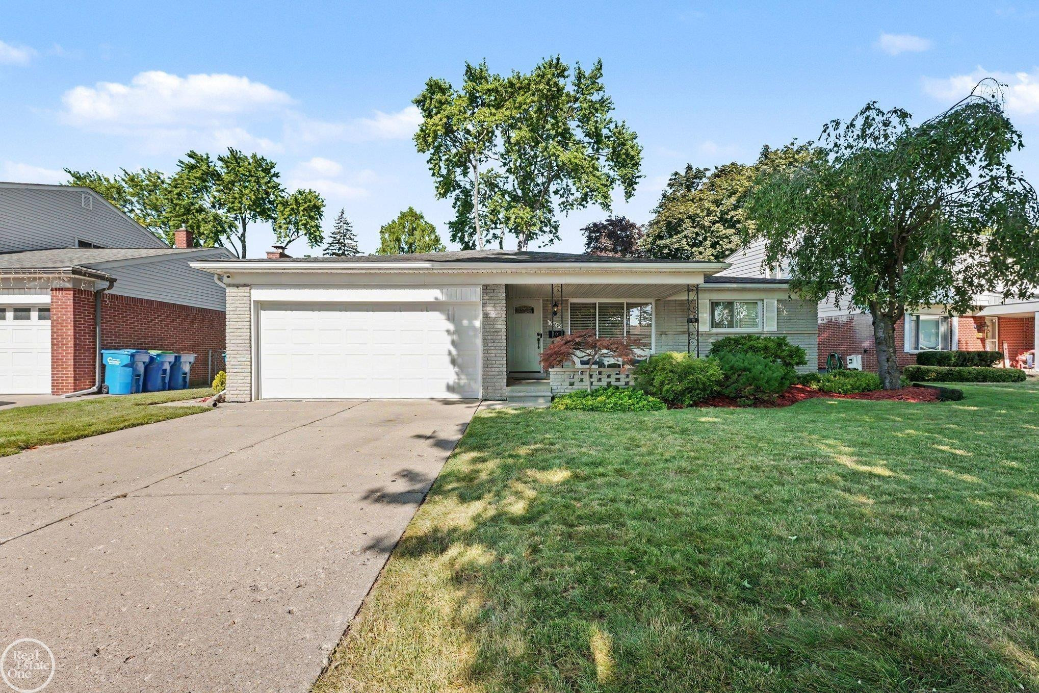 29609 Tropea Drive, Warren, MI 48092