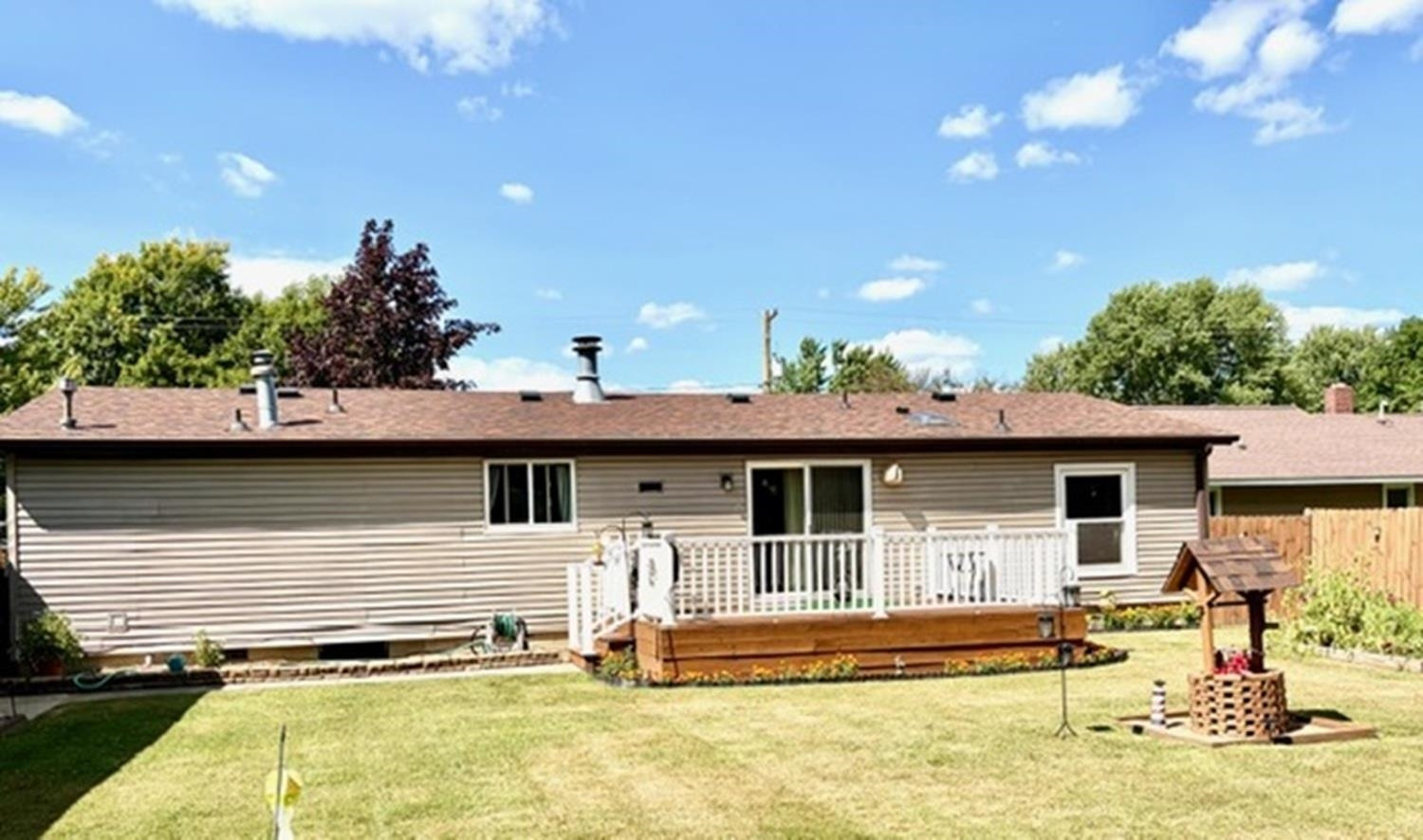 608 E Liberty Street, Chesaning, MI 48616 — Photo 5