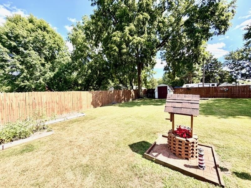 608 E Liberty Street, Chesaning, MI 48616 — Photo 8