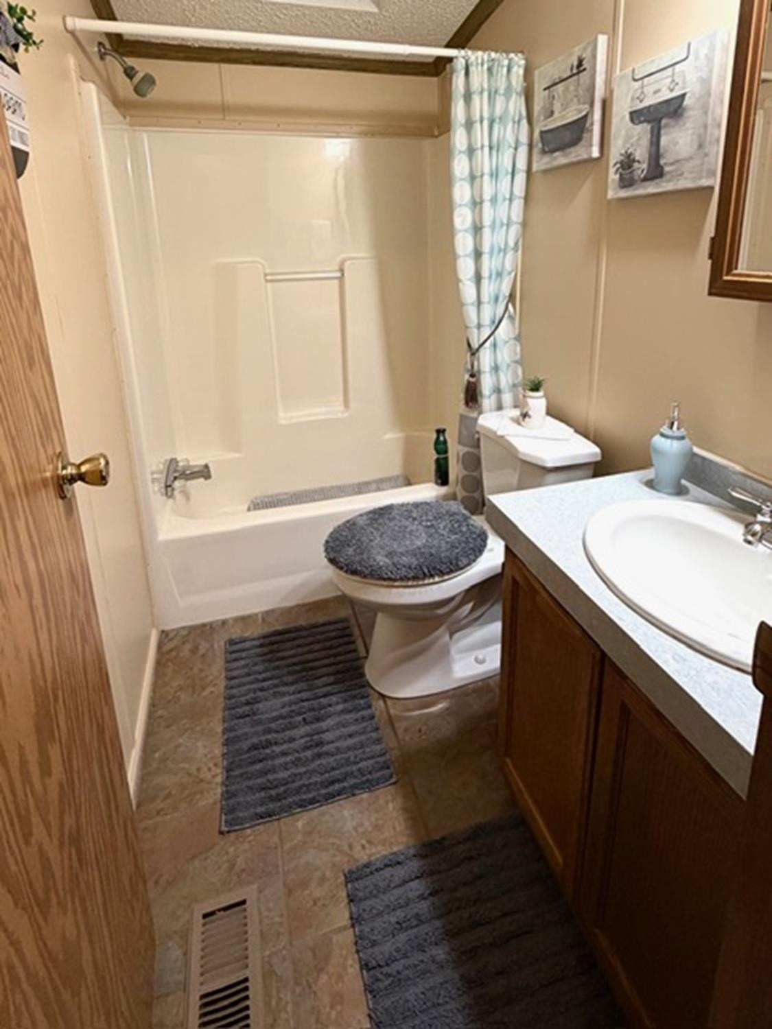 608 E Liberty Street, Chesaning, MI 48616 — Photo 20