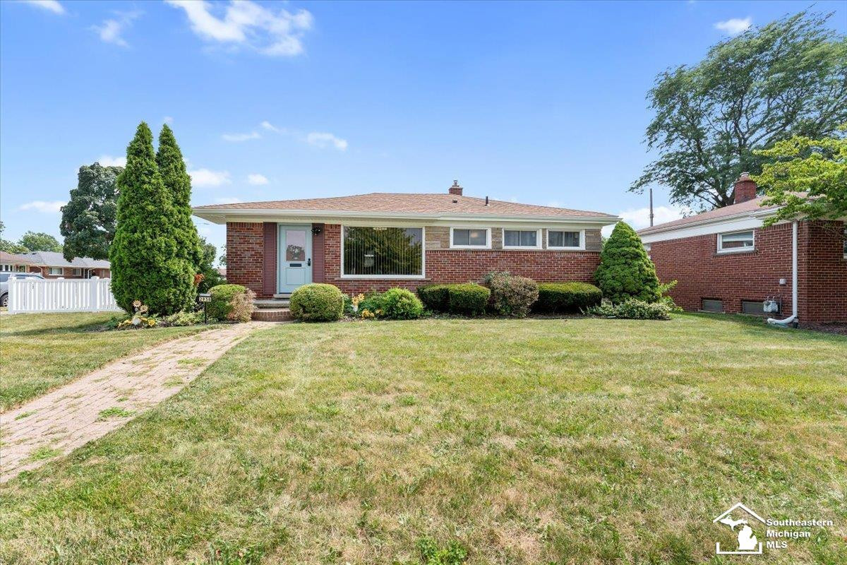 2938 Norwood Drive, Trenton, MI 48183