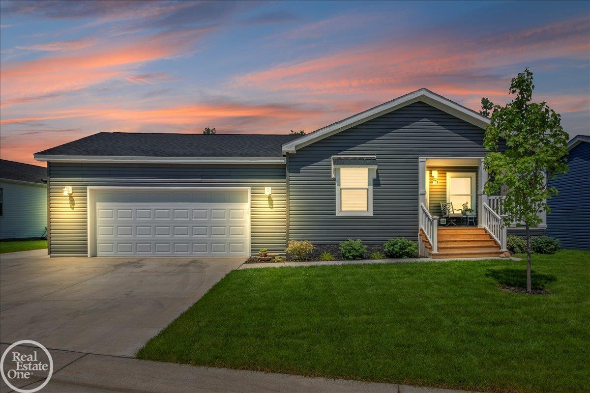 184 Riviera Drive, Lapeer, MI 48446