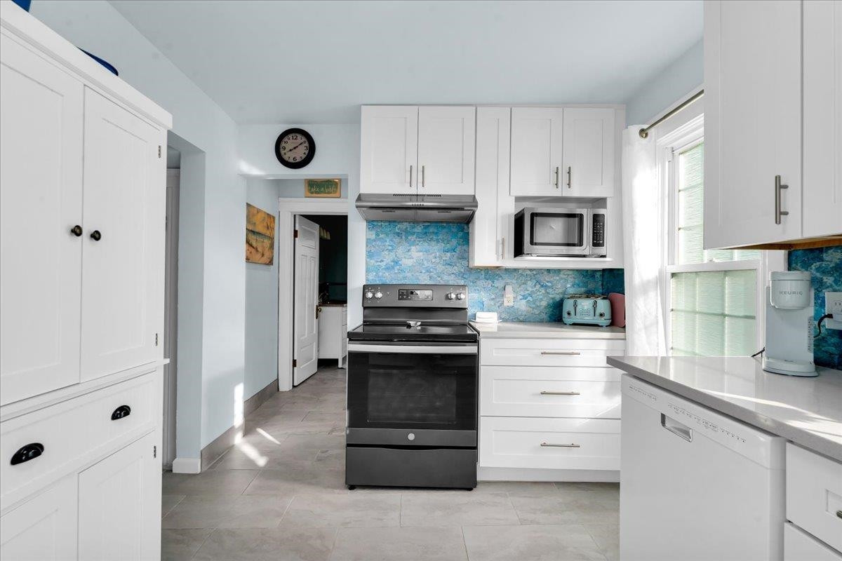 1748 Saint Clair River Drive, Algonac, MI 48001 — Photo 9