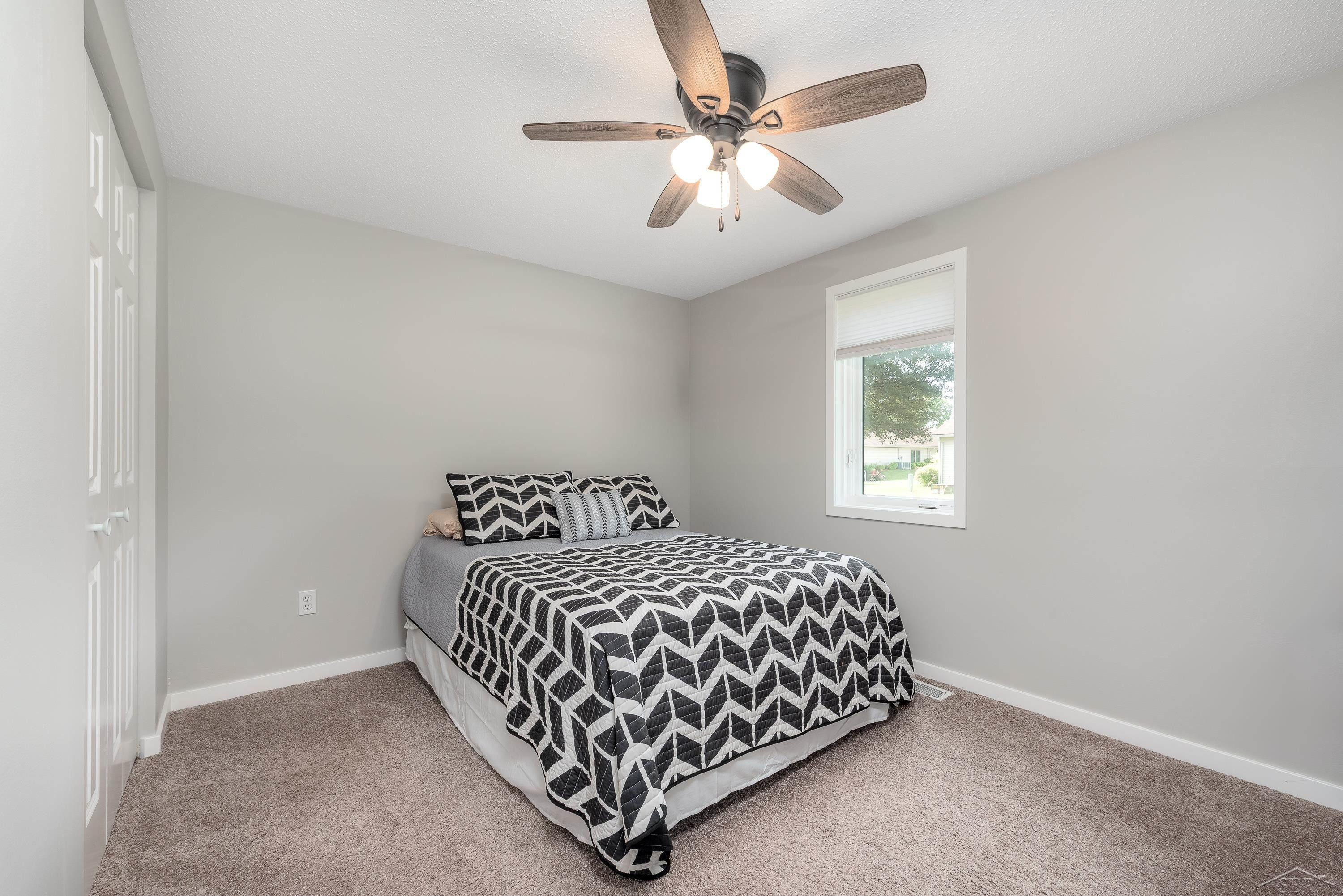 118 Darley Avenue, Auburn, MI 48611 — Photo 18