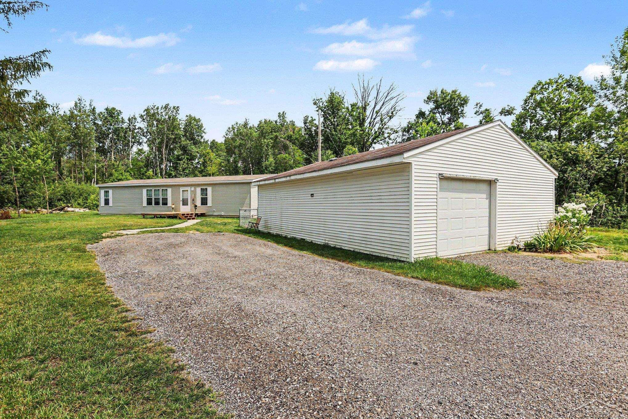 130 W Bradford Road, Midland, MI 48640 — Photo 22