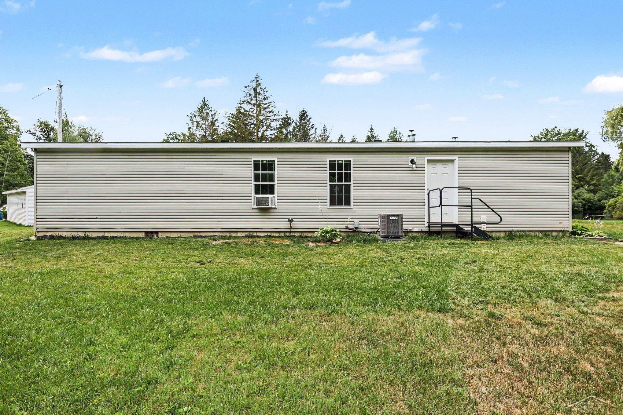 130 W Bradford Road, Midland, MI 48640 — Photo 30