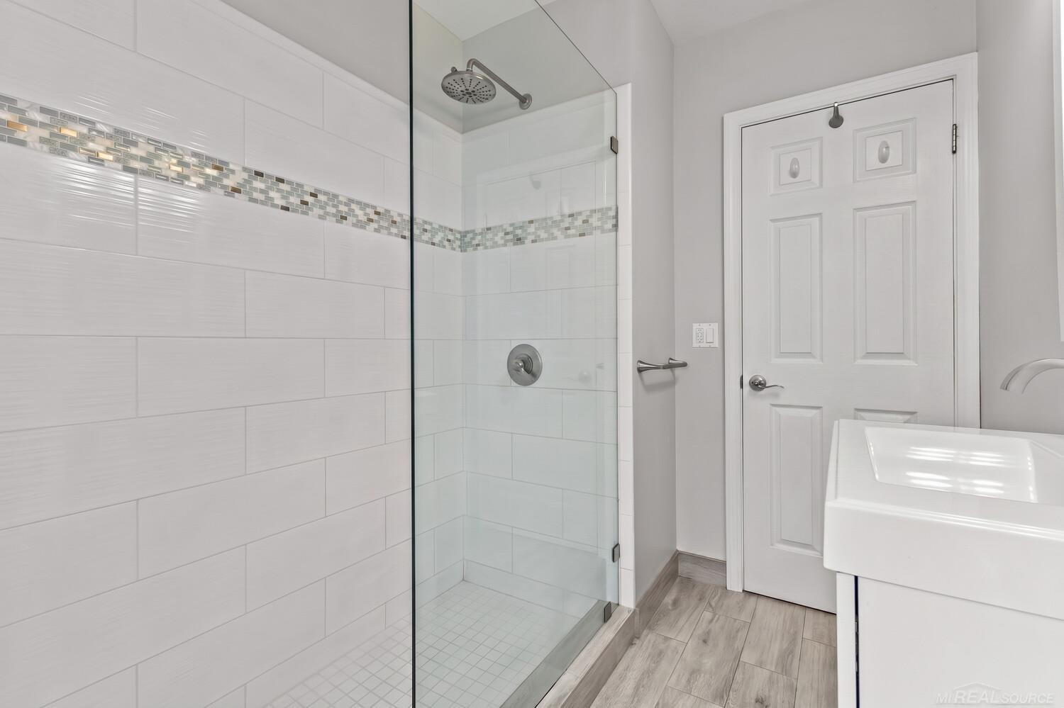 1521 Hampton Road, Grosse Pointe Woods, MI 48236 — Photo 11