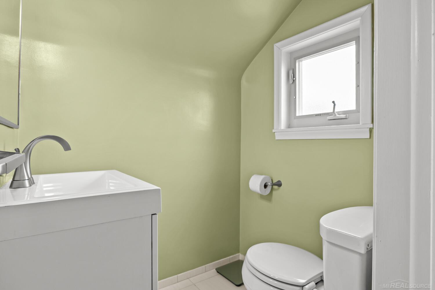 1521 Hampton Road, Grosse Pointe Woods, MI 48236 — Photo 19