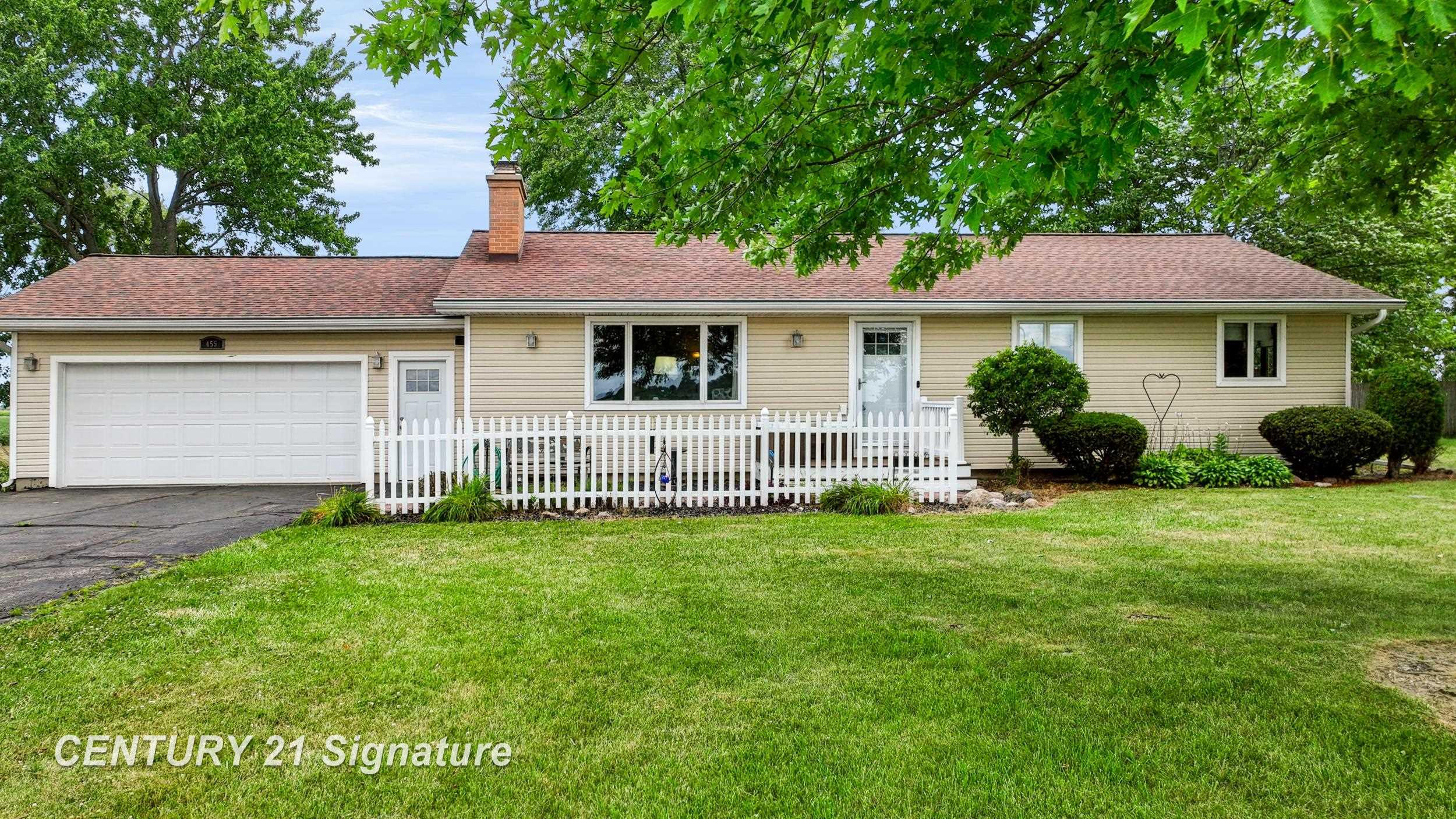 455 S Vernon Road, Corunna, MI 48817