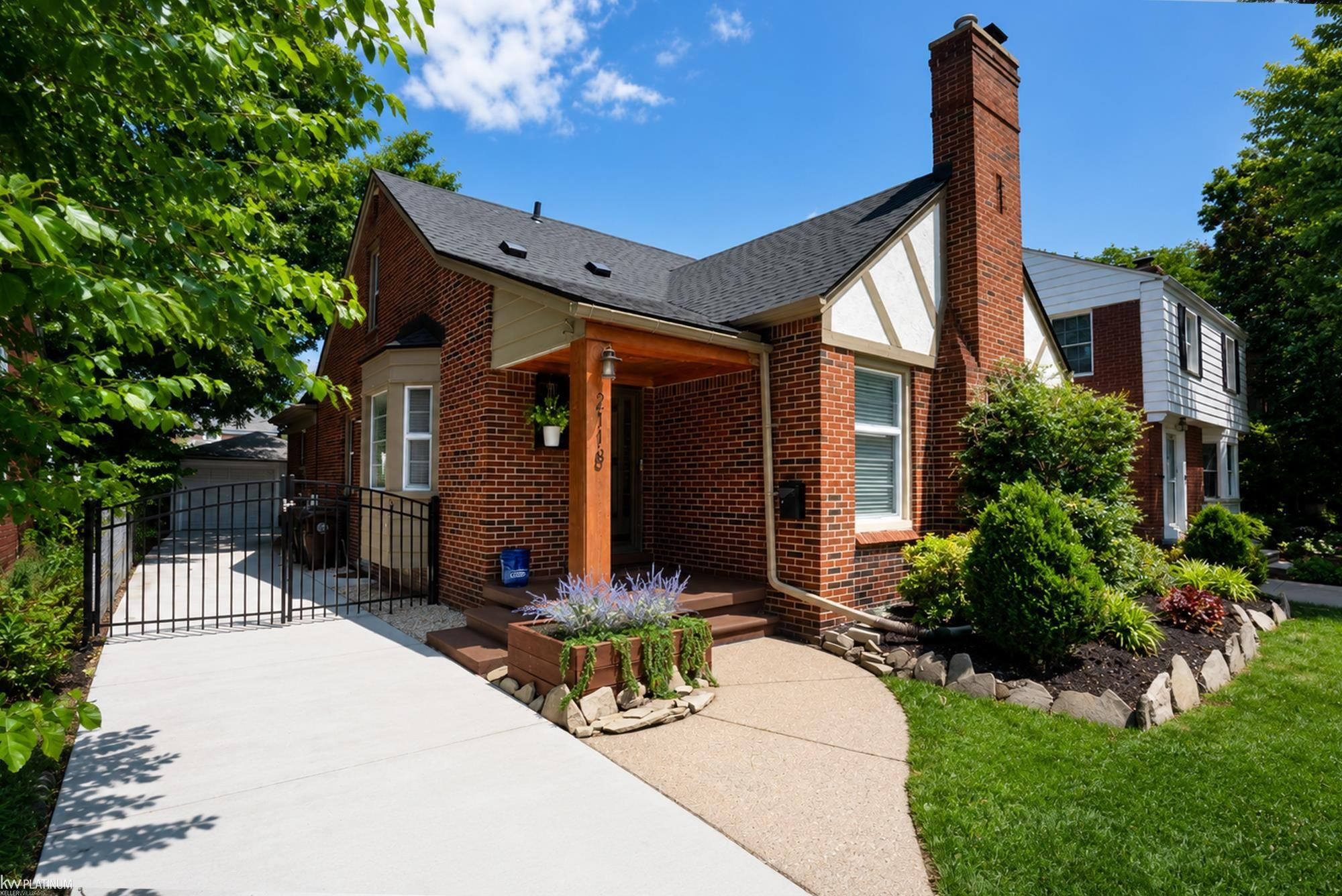 2118 Lennon Street, Grosse Pointe Woods, MI 48236 — Photo 2