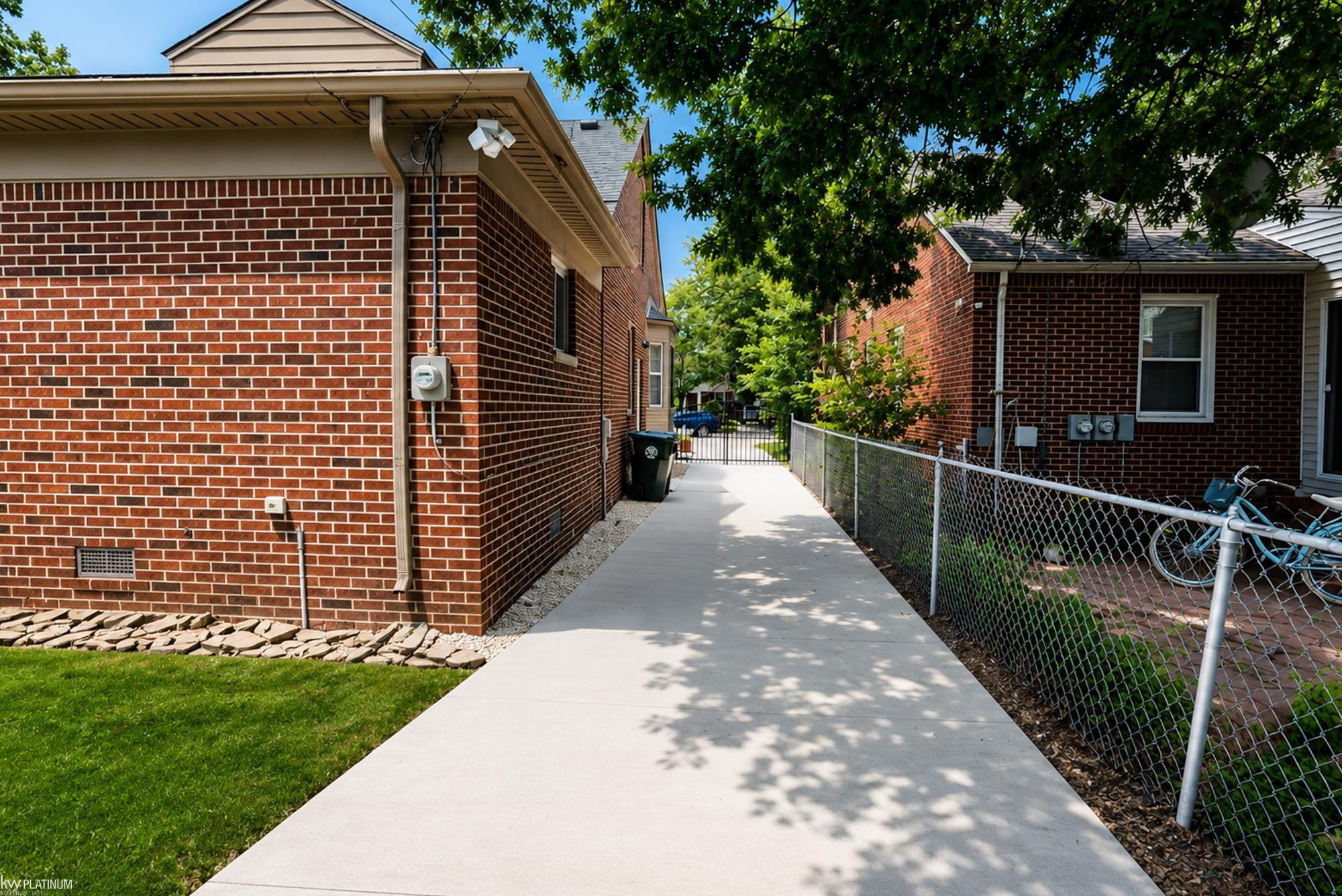 2118 Lennon Street, Grosse Pointe Woods, MI 48236 — Photo 3