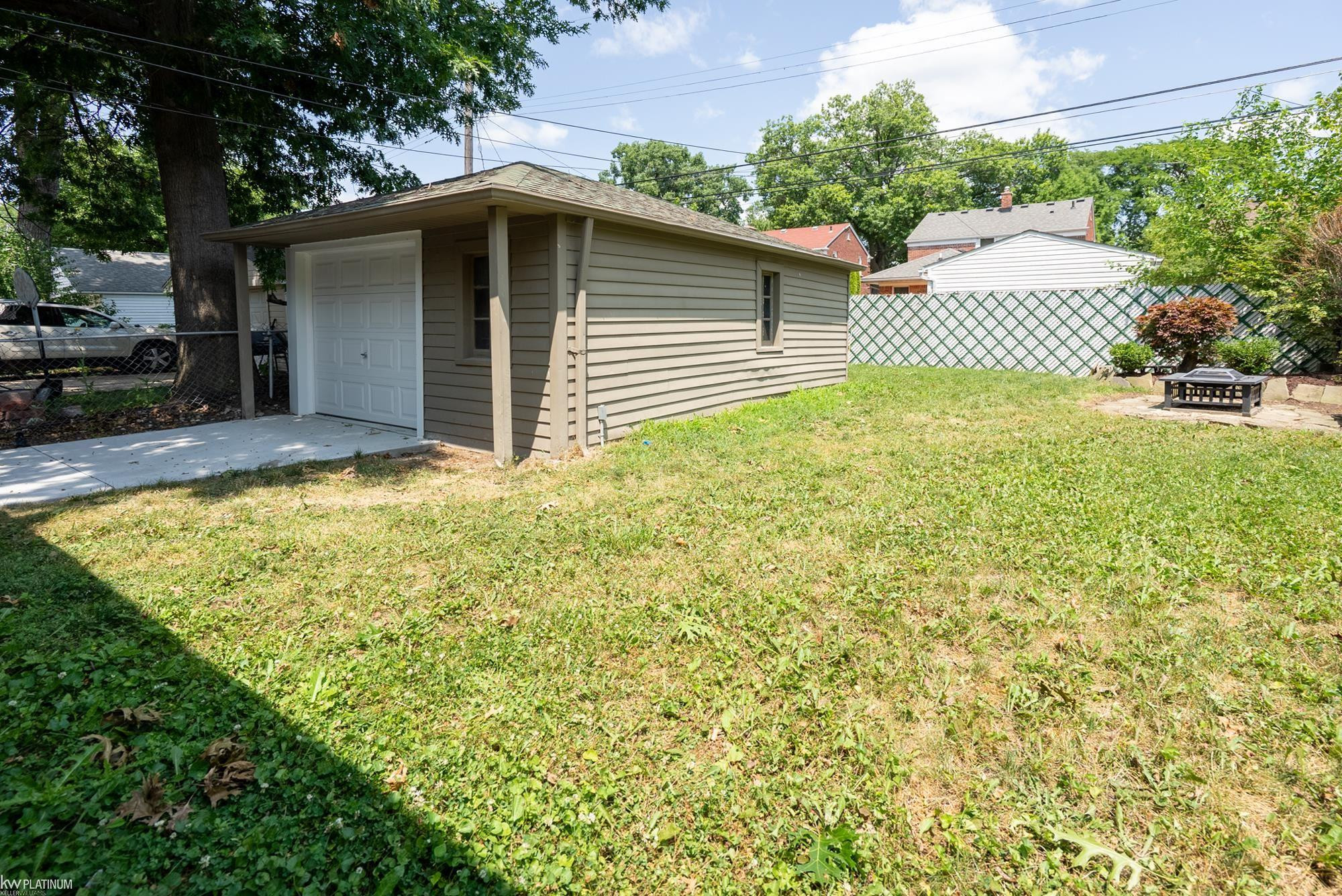 2118 Lennon Street, Grosse Pointe Woods, MI 48236 — Photo 7